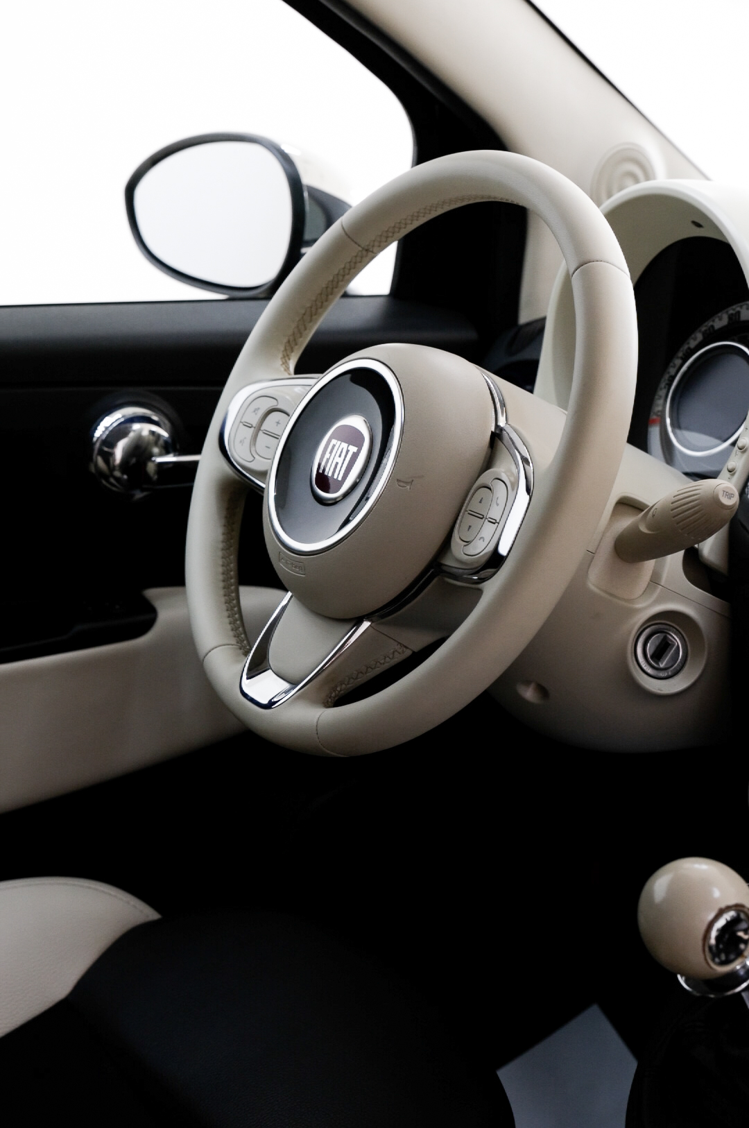 
								Fiat 500C 2022 full									