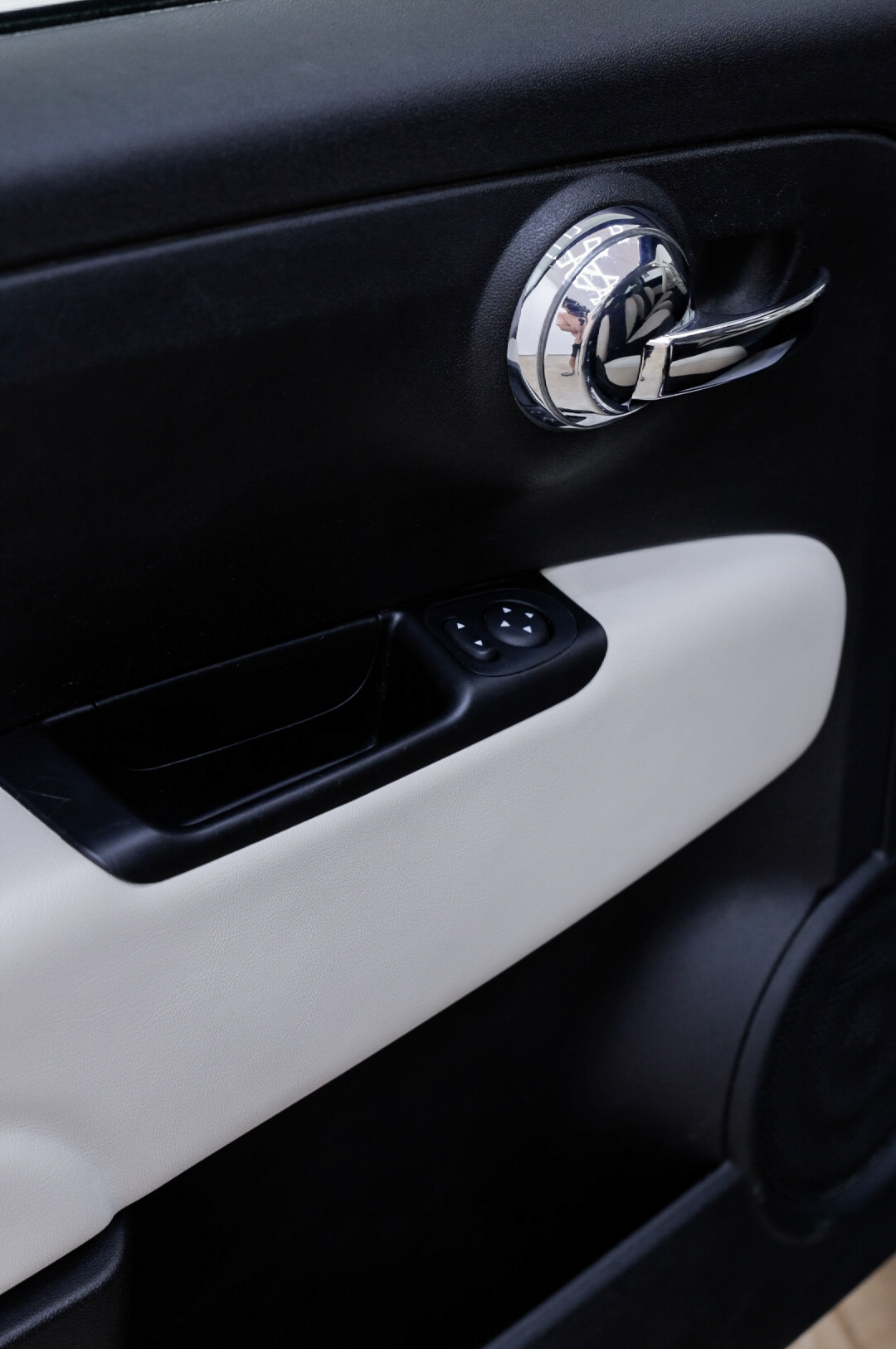 
								Fiat 500C 2022 full									