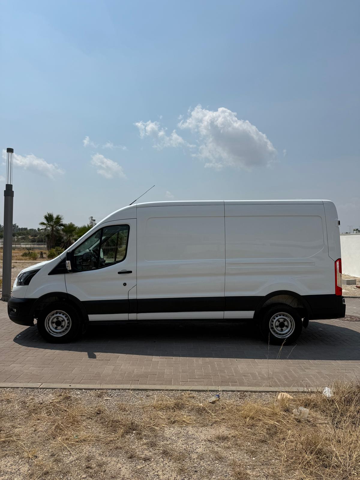
								Ford Transit 2022 full									