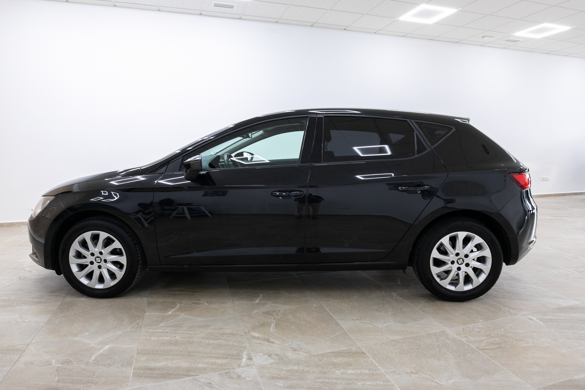 
								Seat Leon 2012 full									