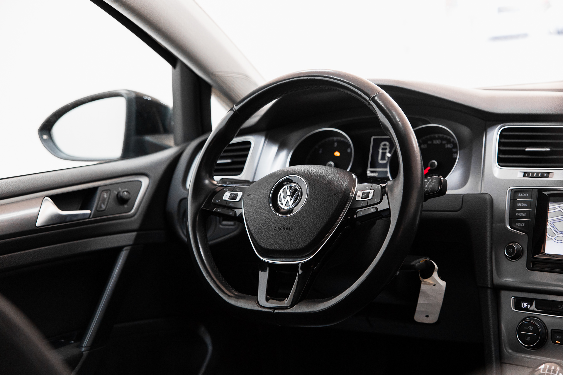 
								Volkswagen golf full									