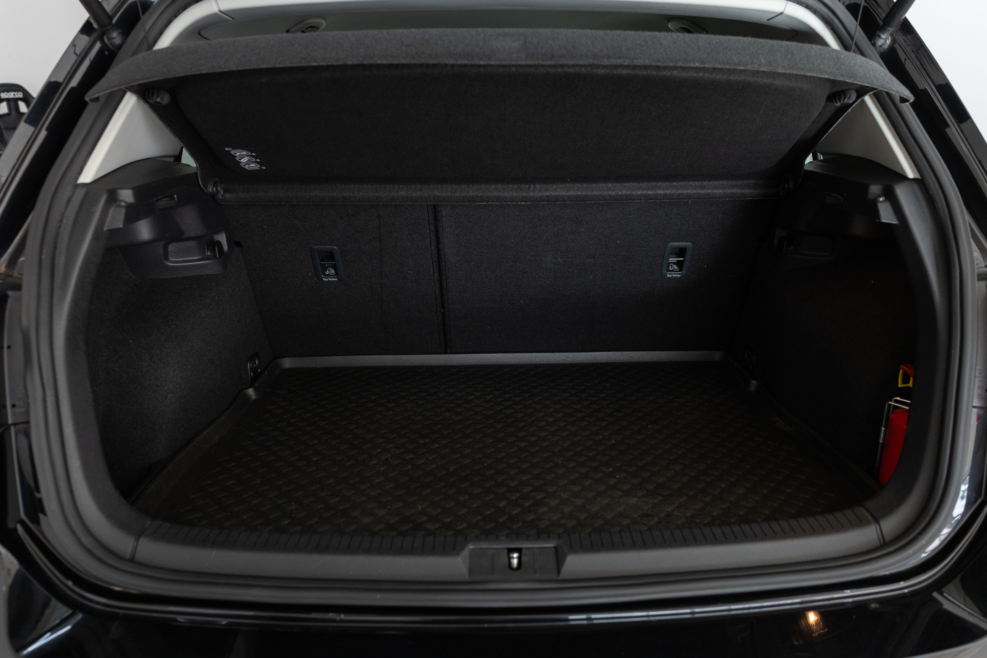 
								Volkswagen golf full									