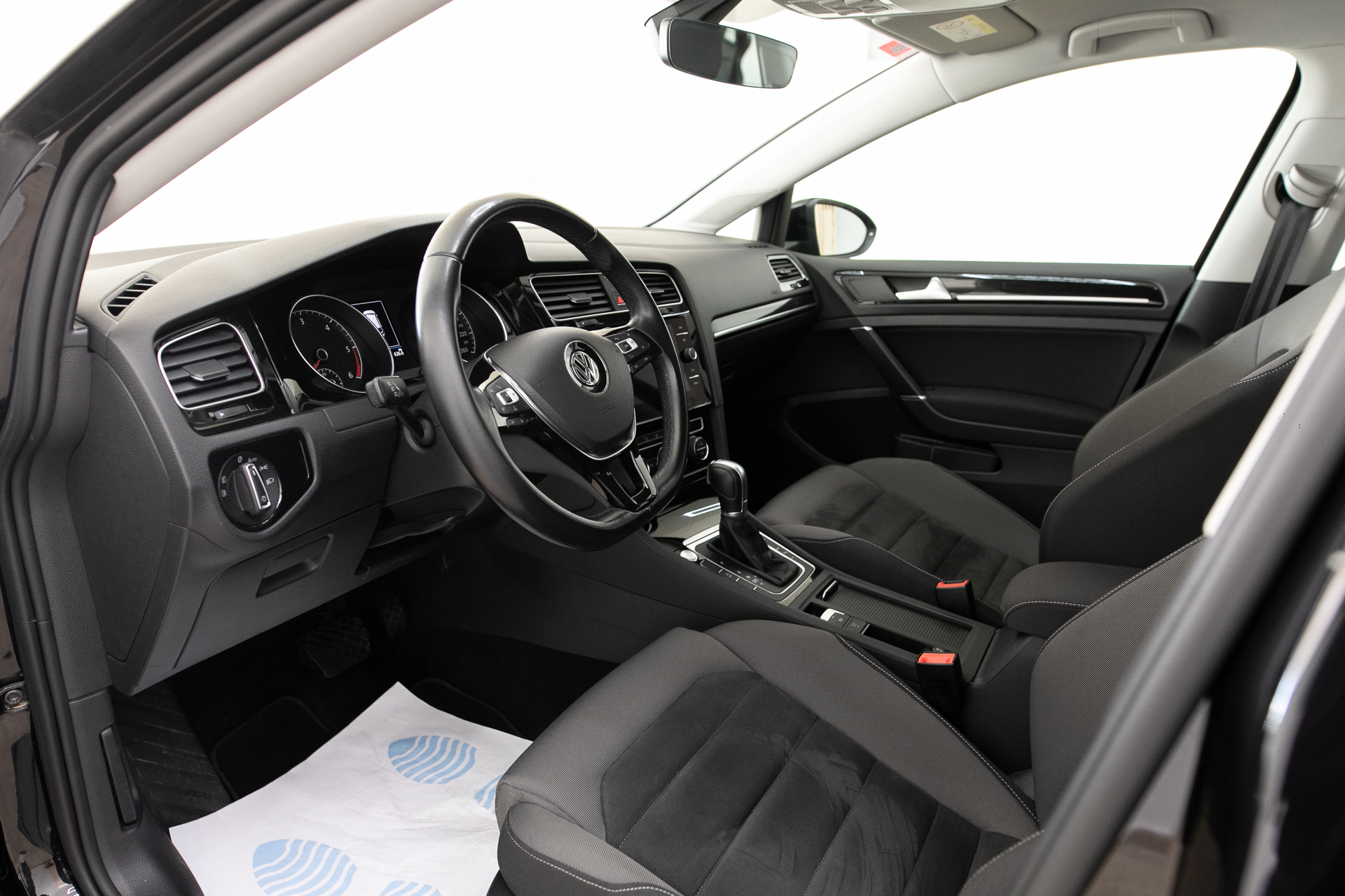 
								Volkswagen golf 2017 full									