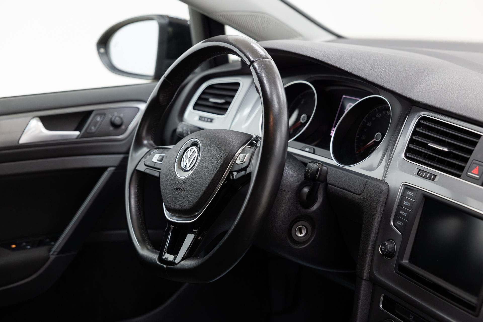 
								Volkswagen golf full									