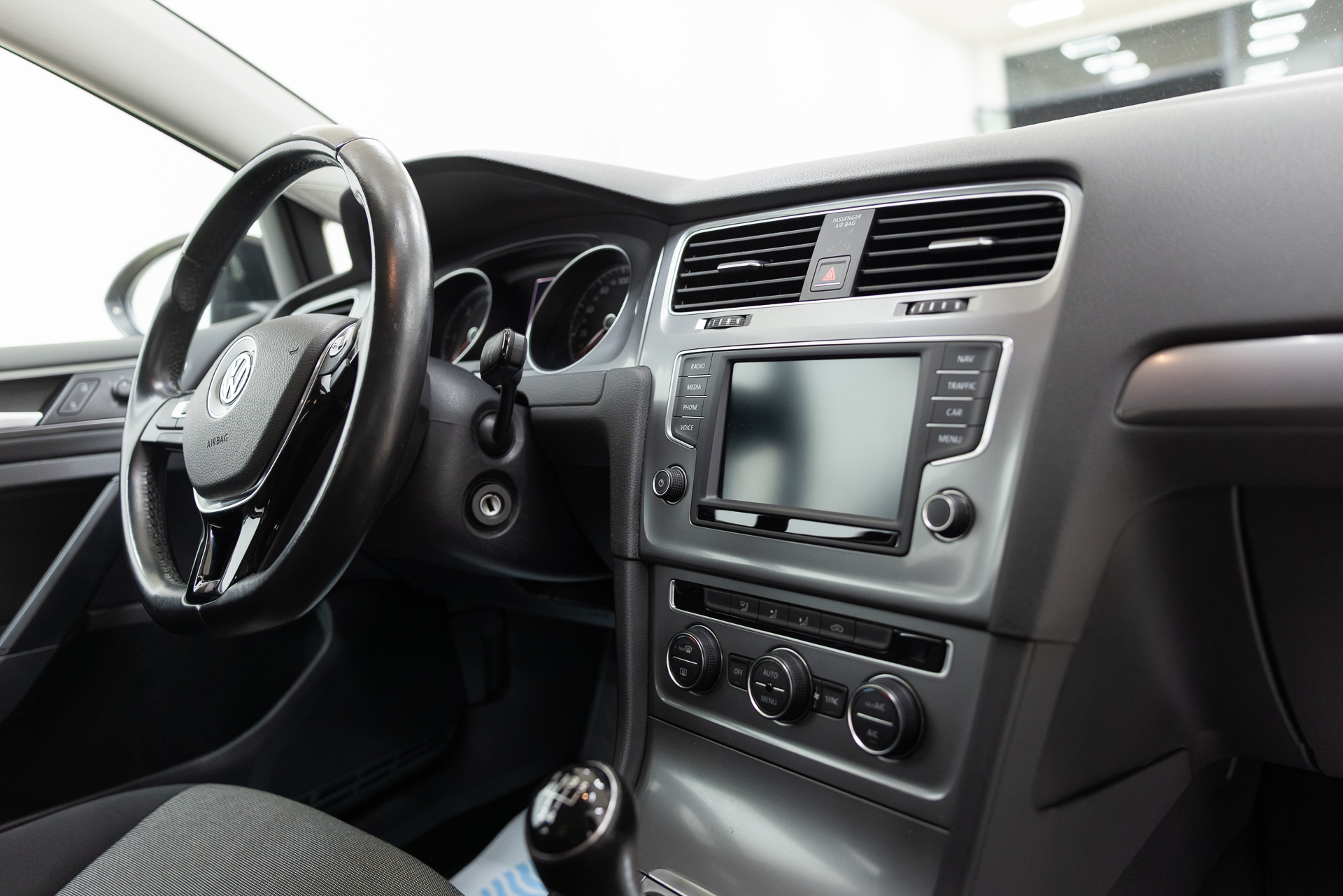 
								Volkswagen golf full									