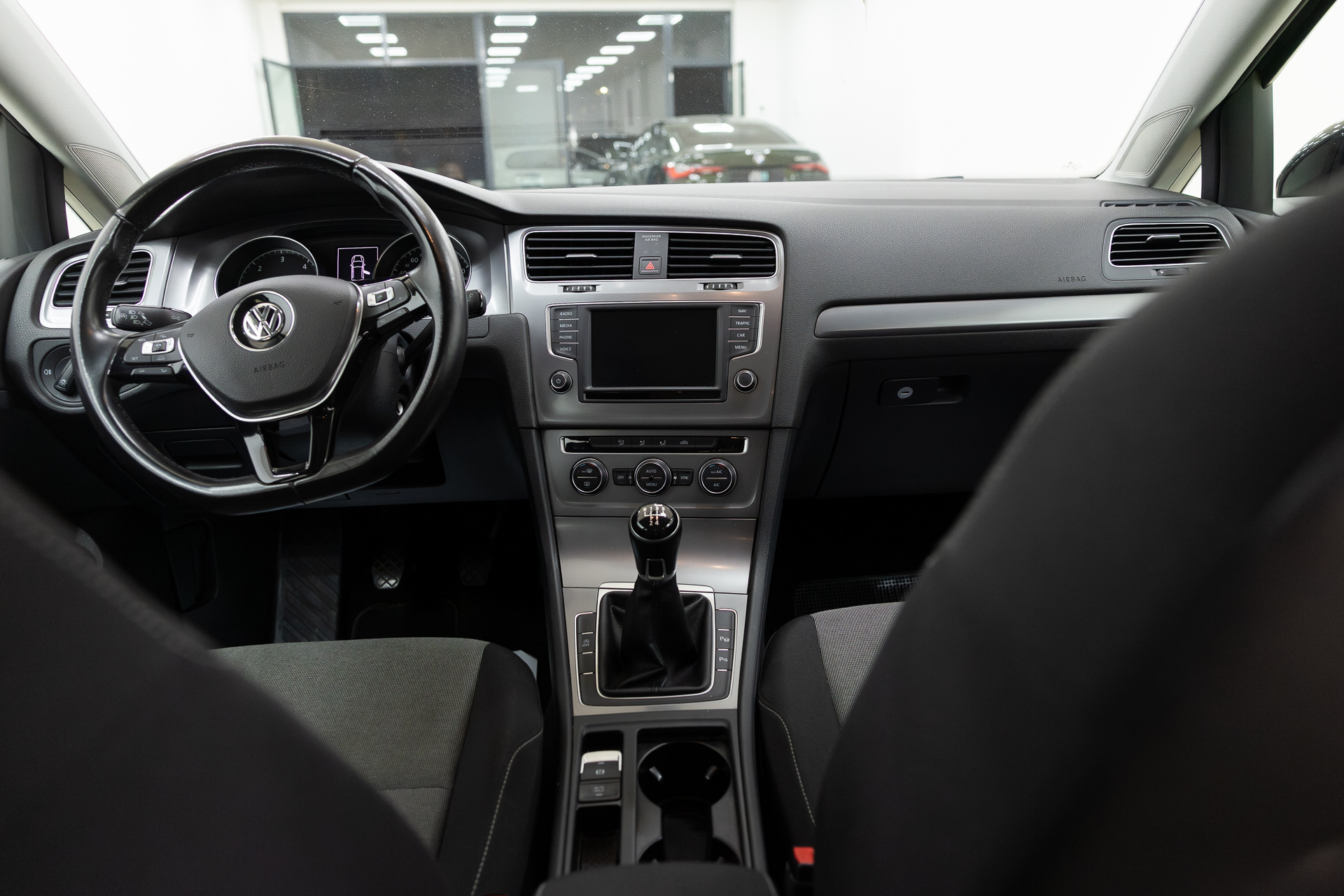 
								Volkswagen golf full									