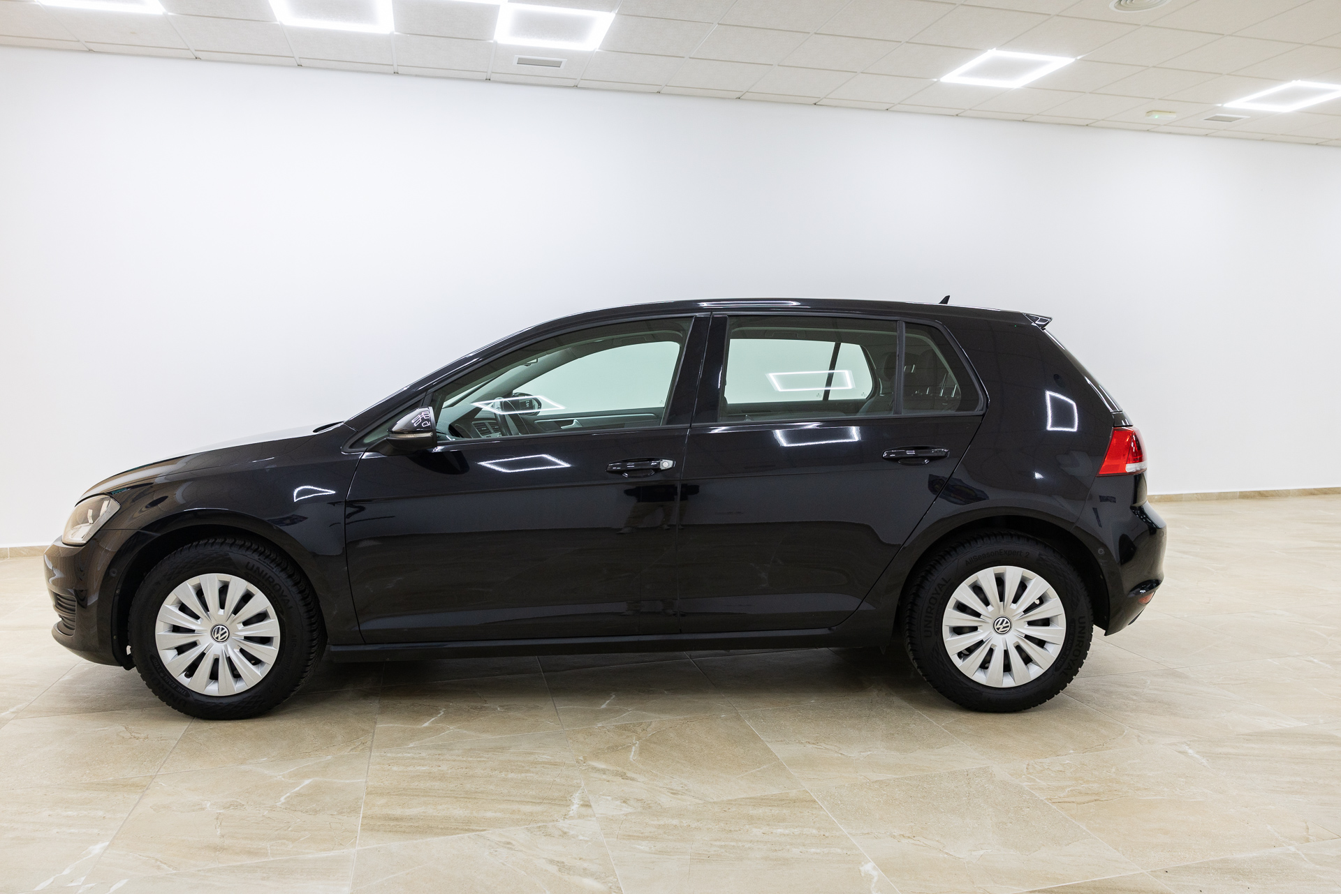 
								Volkswagen golf full									