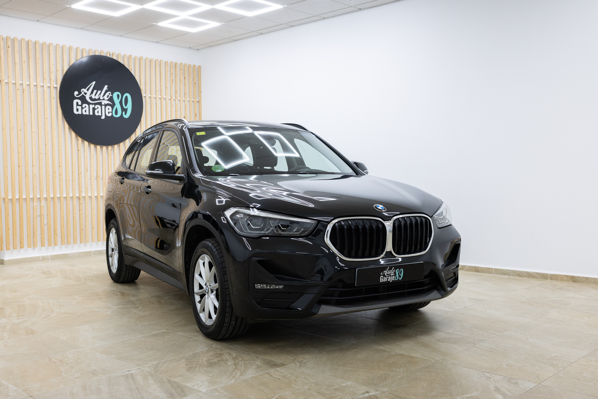 
								BMW X1 full									
