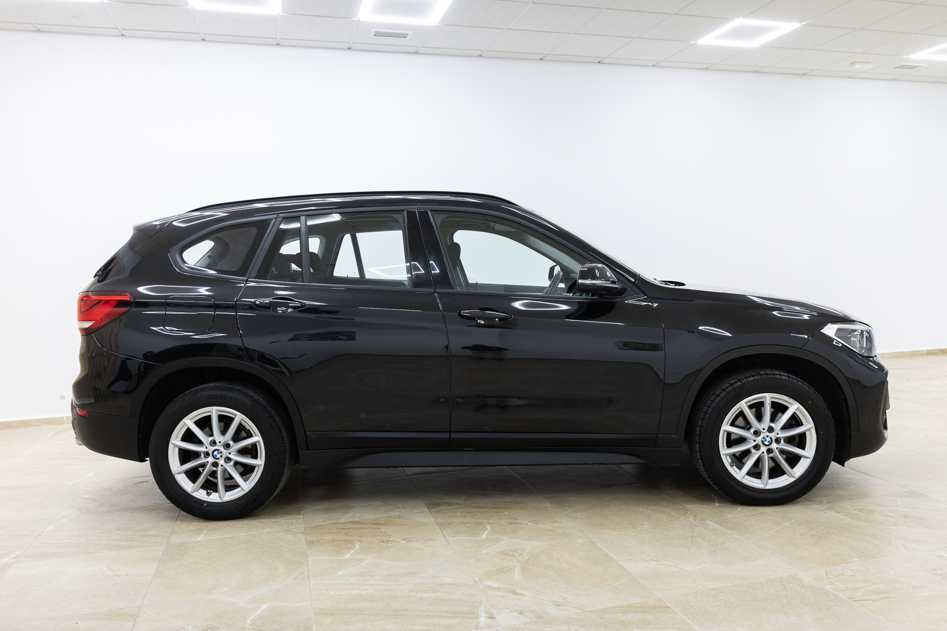 
								BMW X1 full									