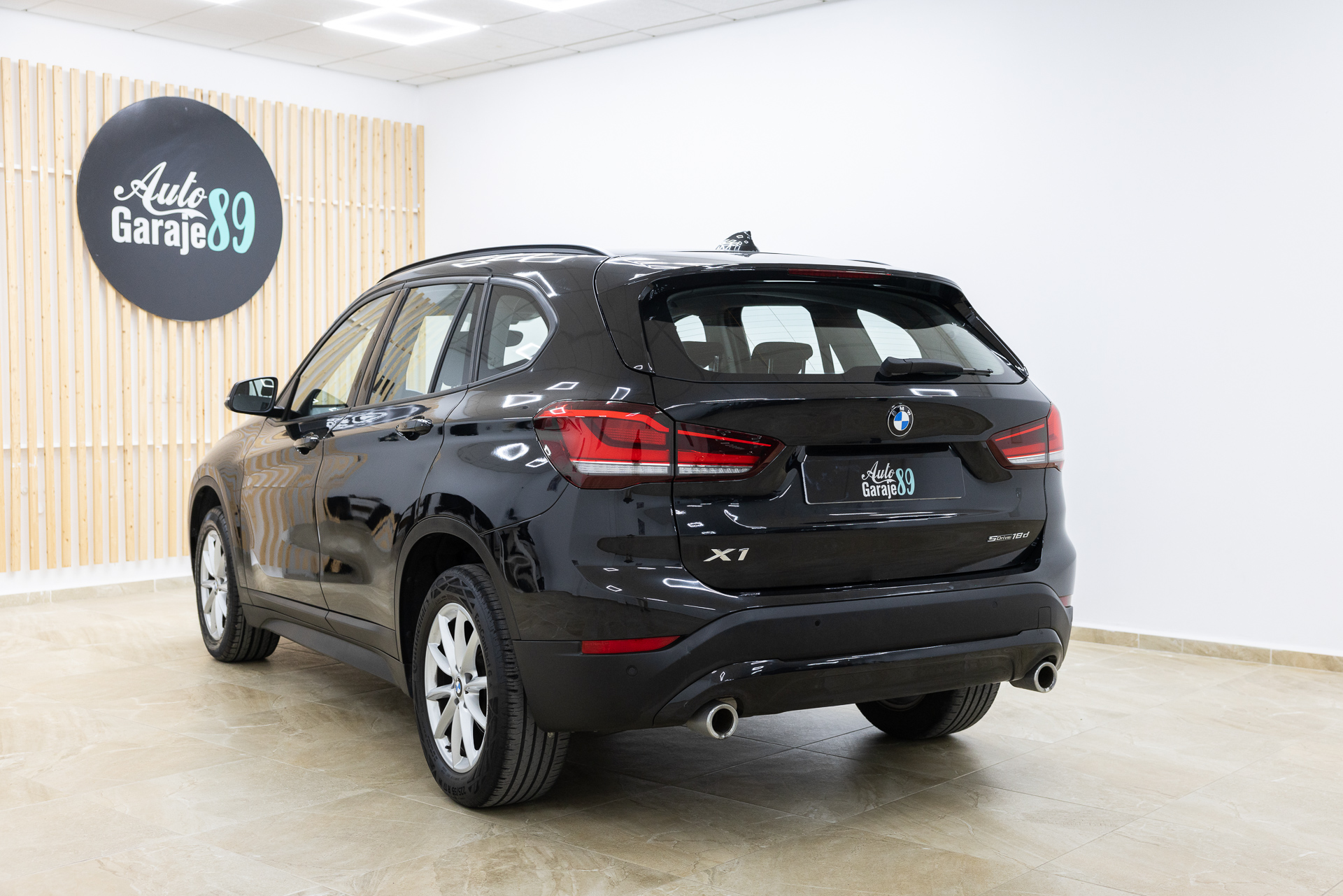 
								BMW X1 full									