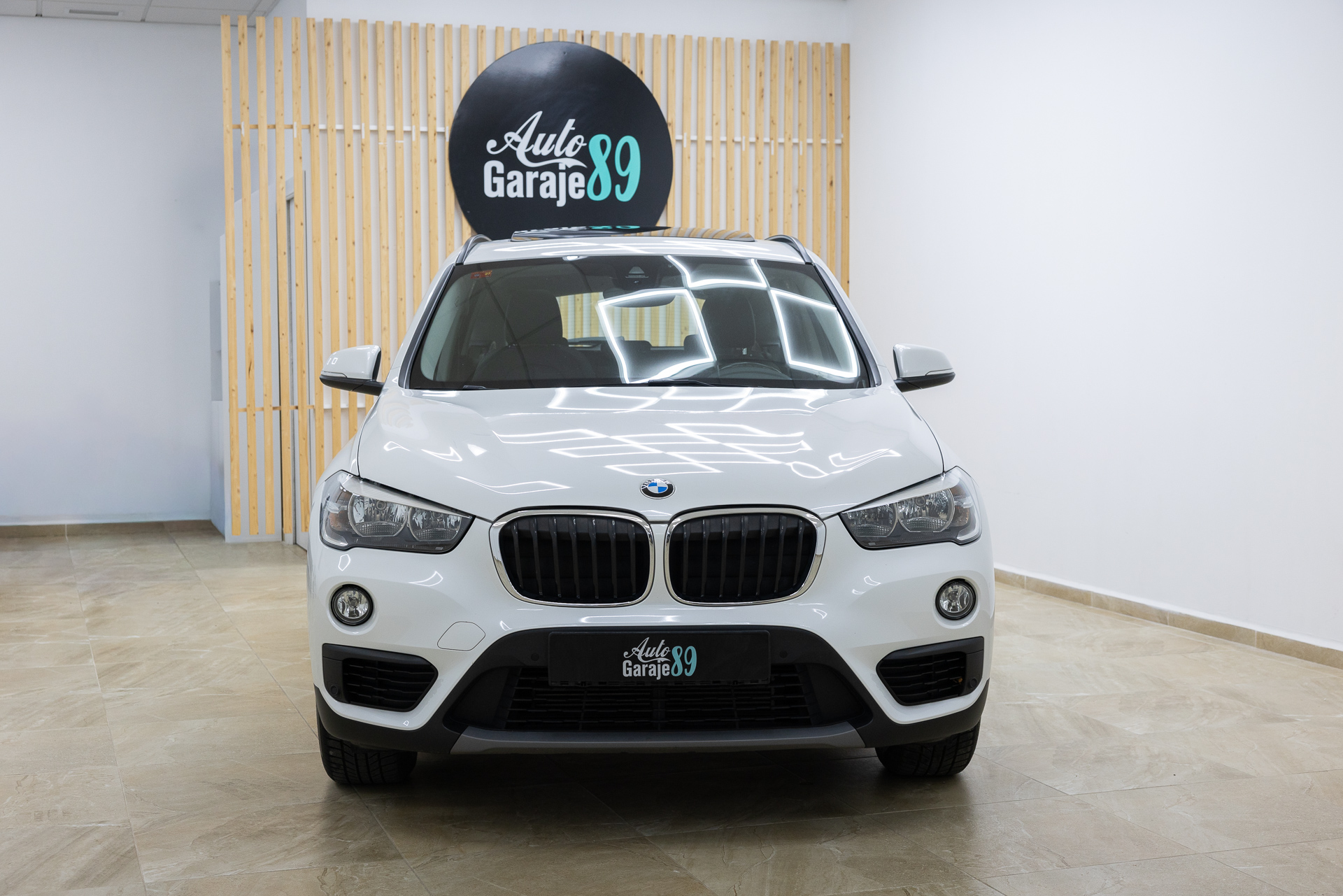 
								BMW X1 full									