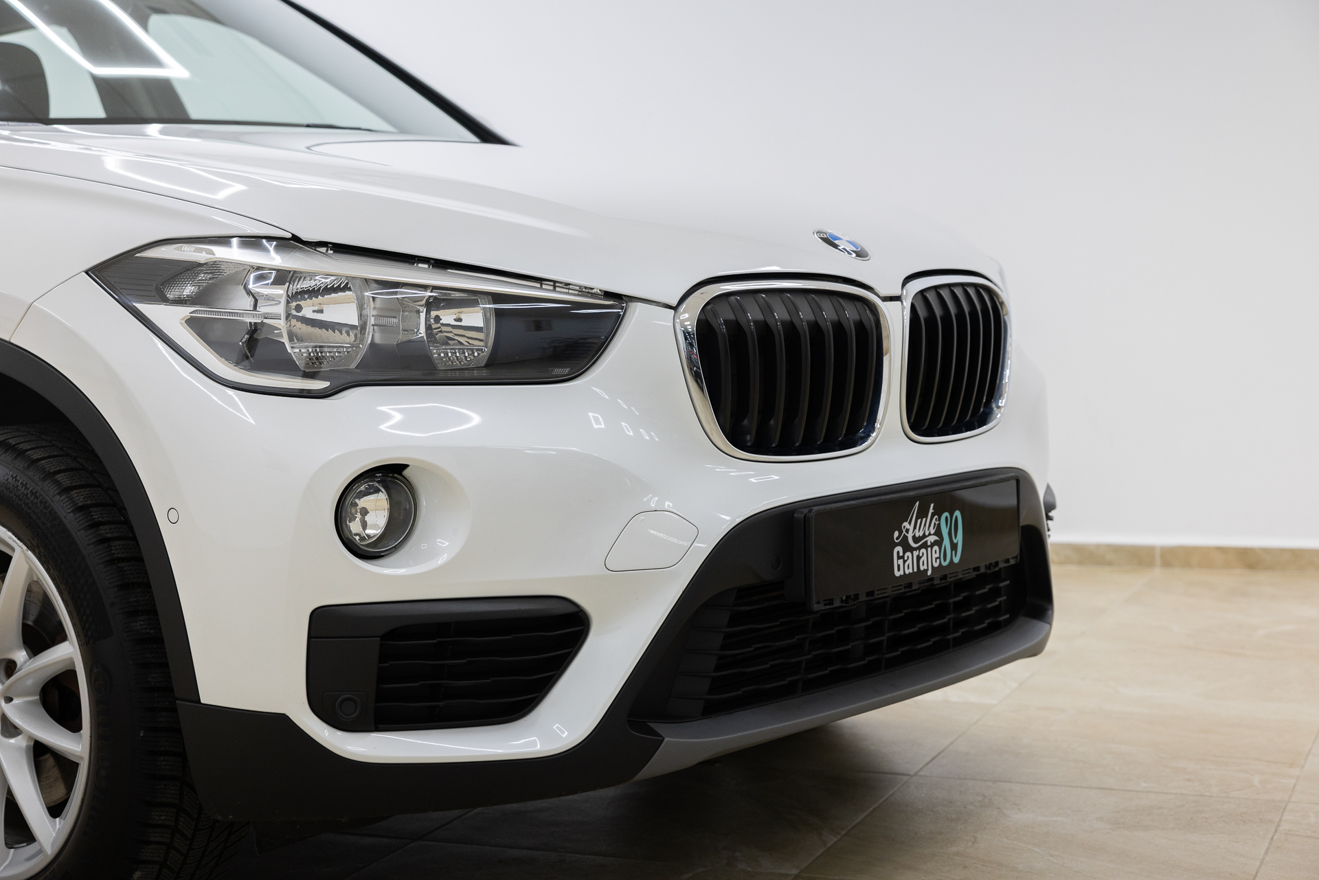 
								BMW X1 full									