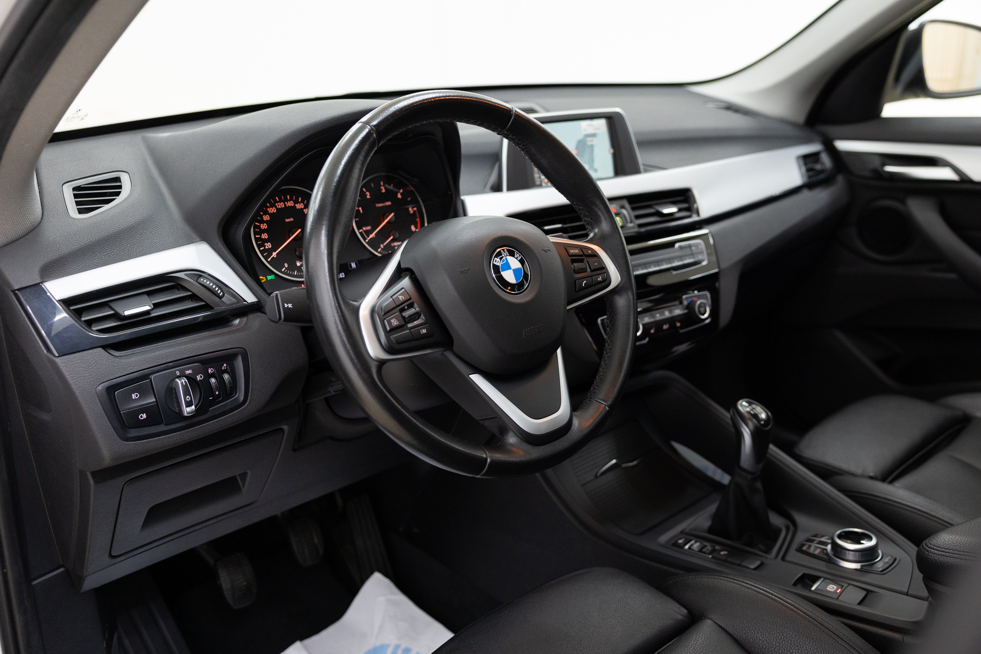 
								BMW X1 full									