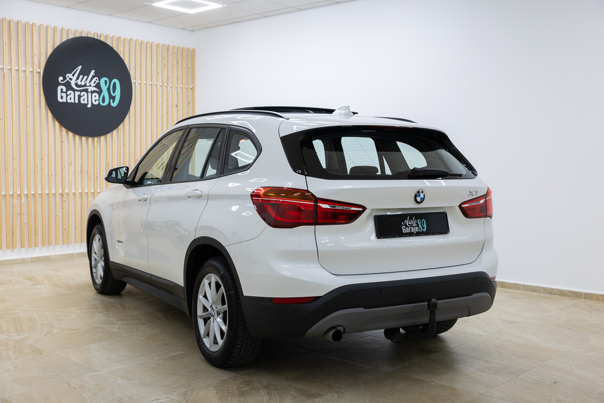 
								BMW X1 full									