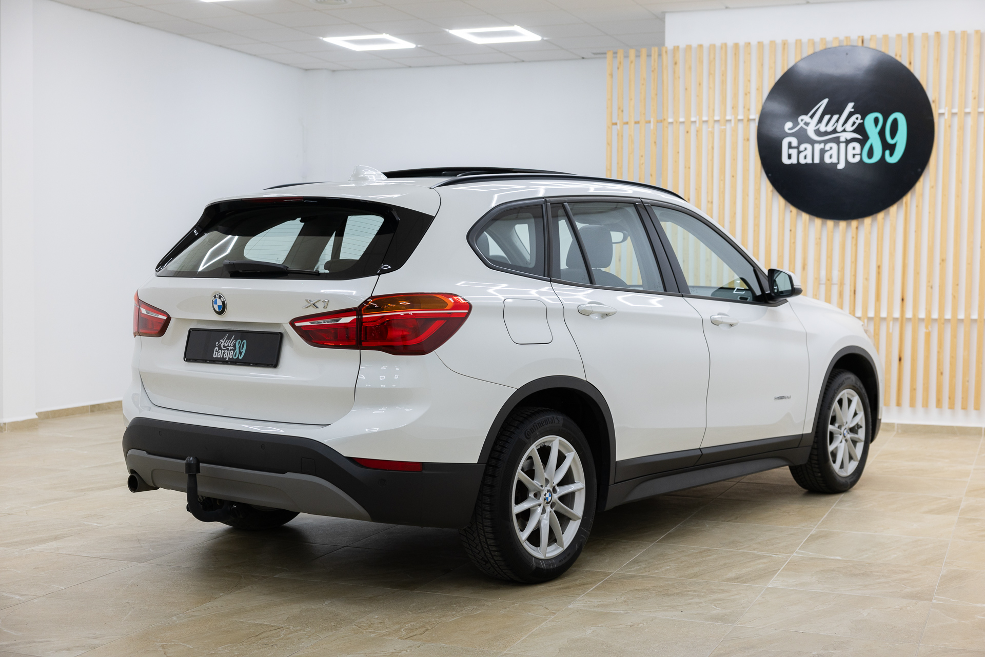 
								BMW X1 full									