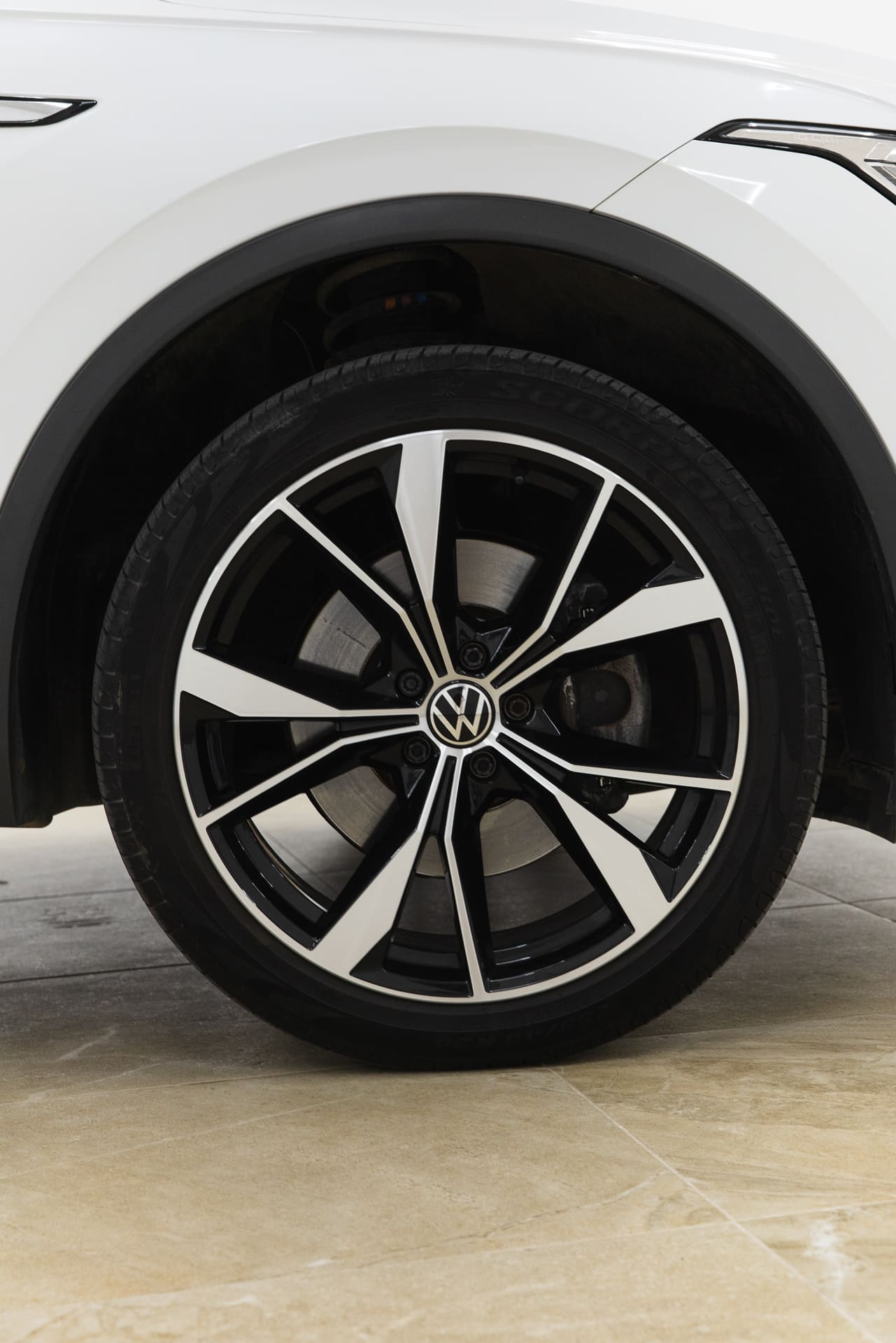 
								Volkswagen Tiguan Allspace R-Line 2.0 TDI 200CV 4Motion DSG full									