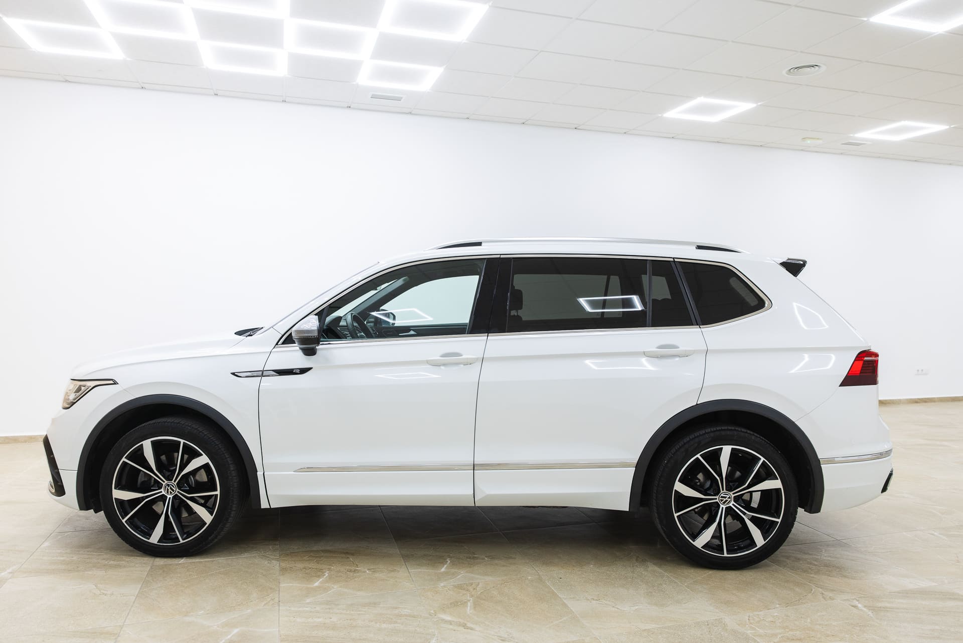 
								Volkswagen Tiguan Allspace R-Line 2.0 TDI 200CV 4Motion DSG full									