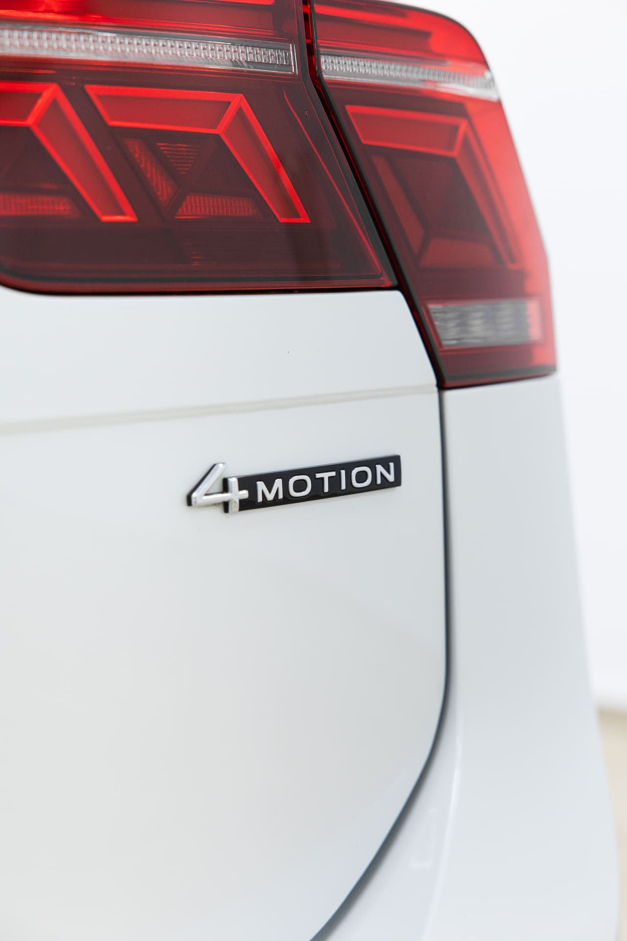 
								Volkswagen Tiguan Allspace R-Line 2.0 TDI 200CV 4Motion DSG full									
