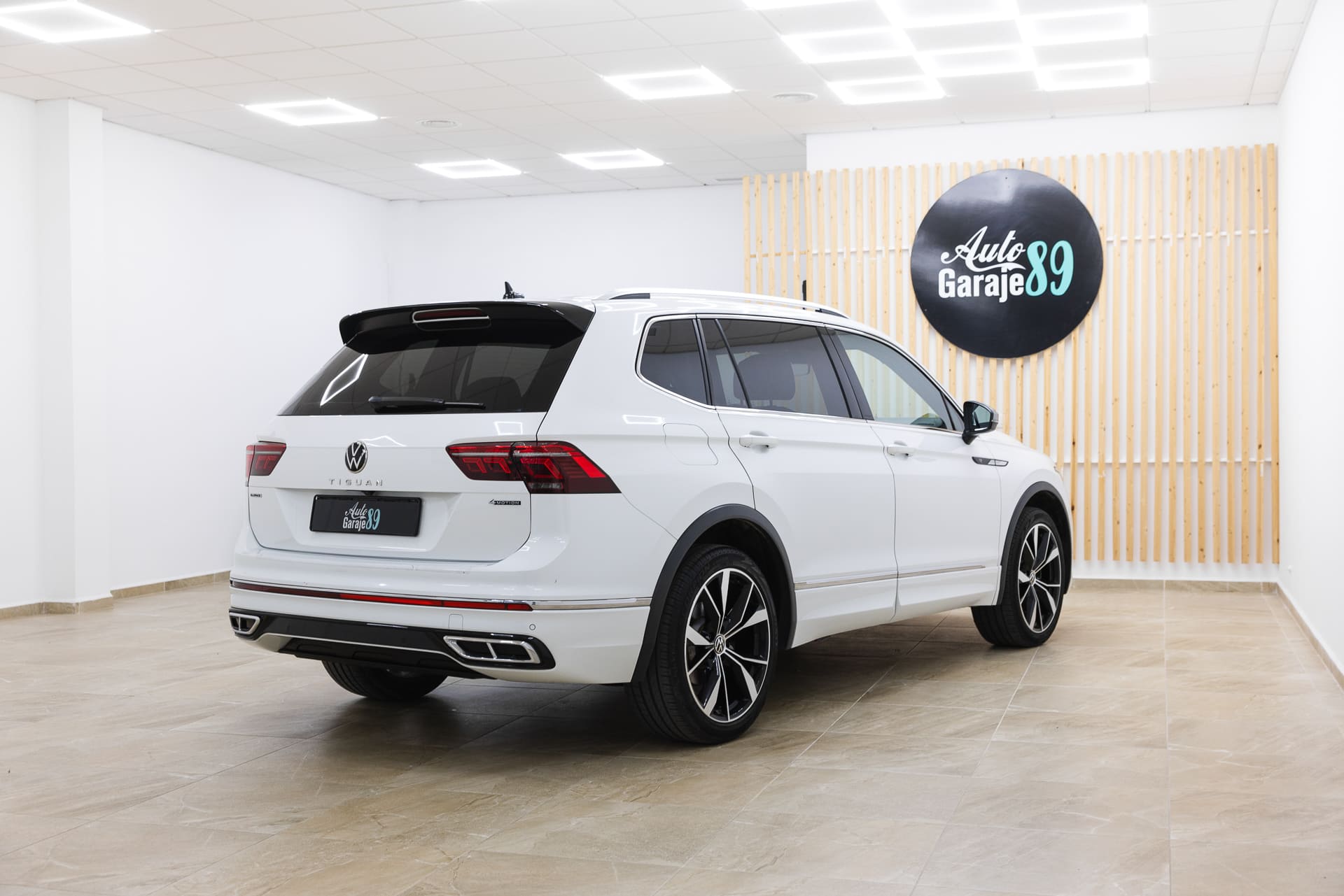 
								Volkswagen Tiguan Allspace R-Line 2.0 TDI 200CV 4Motion DSG full									