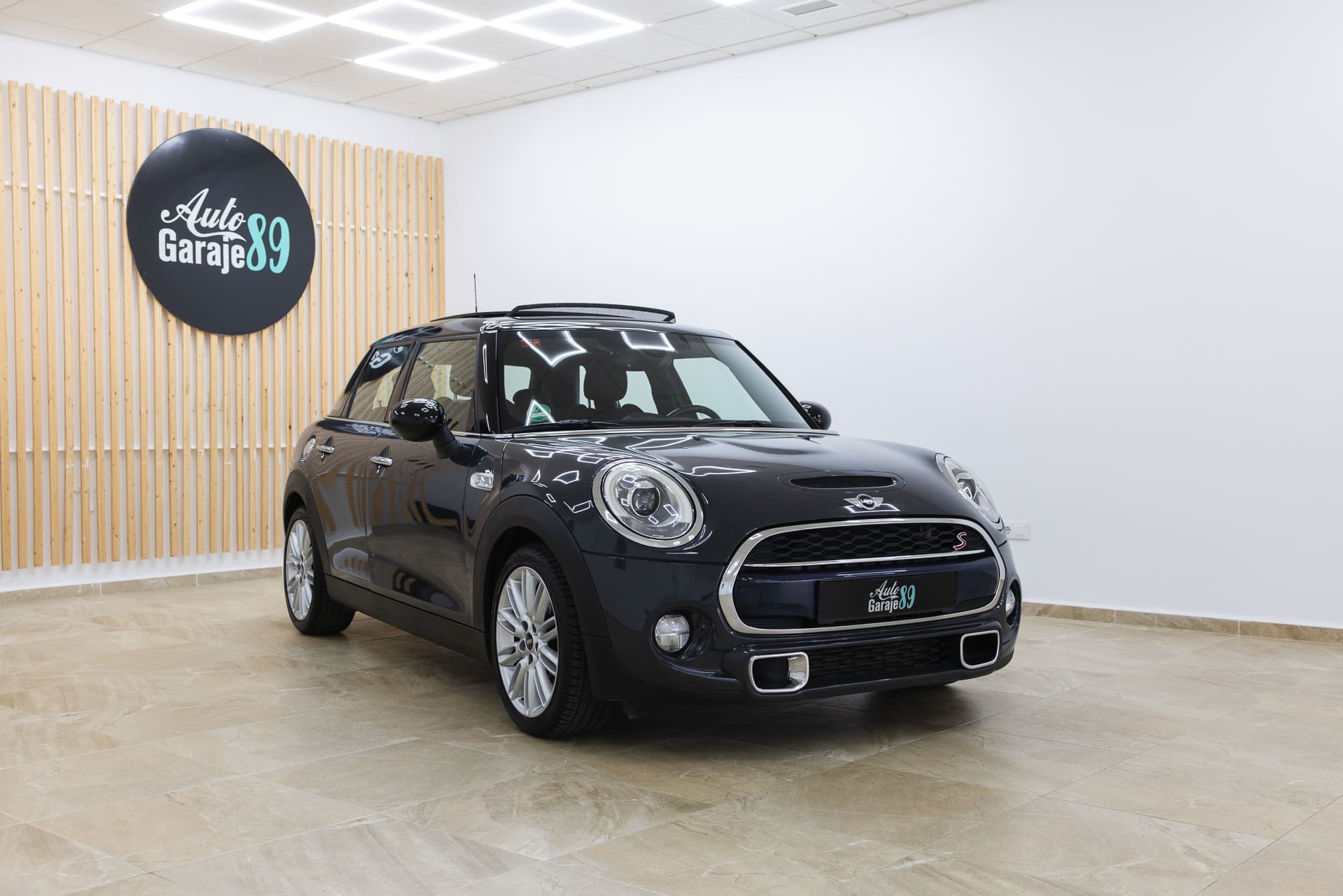 
								MINI MINI COOPER SD 5 PUERTAS full									