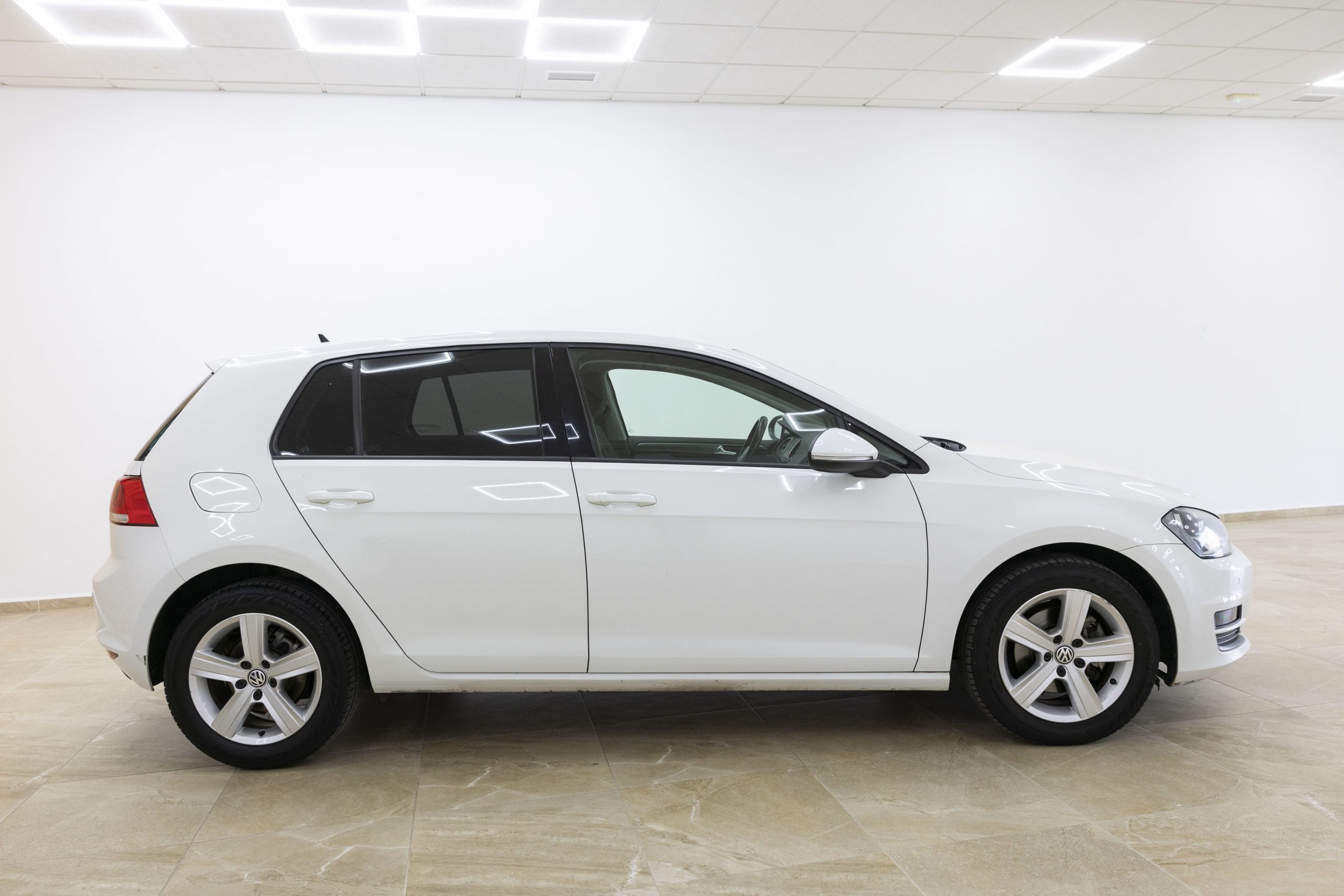 
								Volkswagen Golf 1.6 TDI | 2013 full									