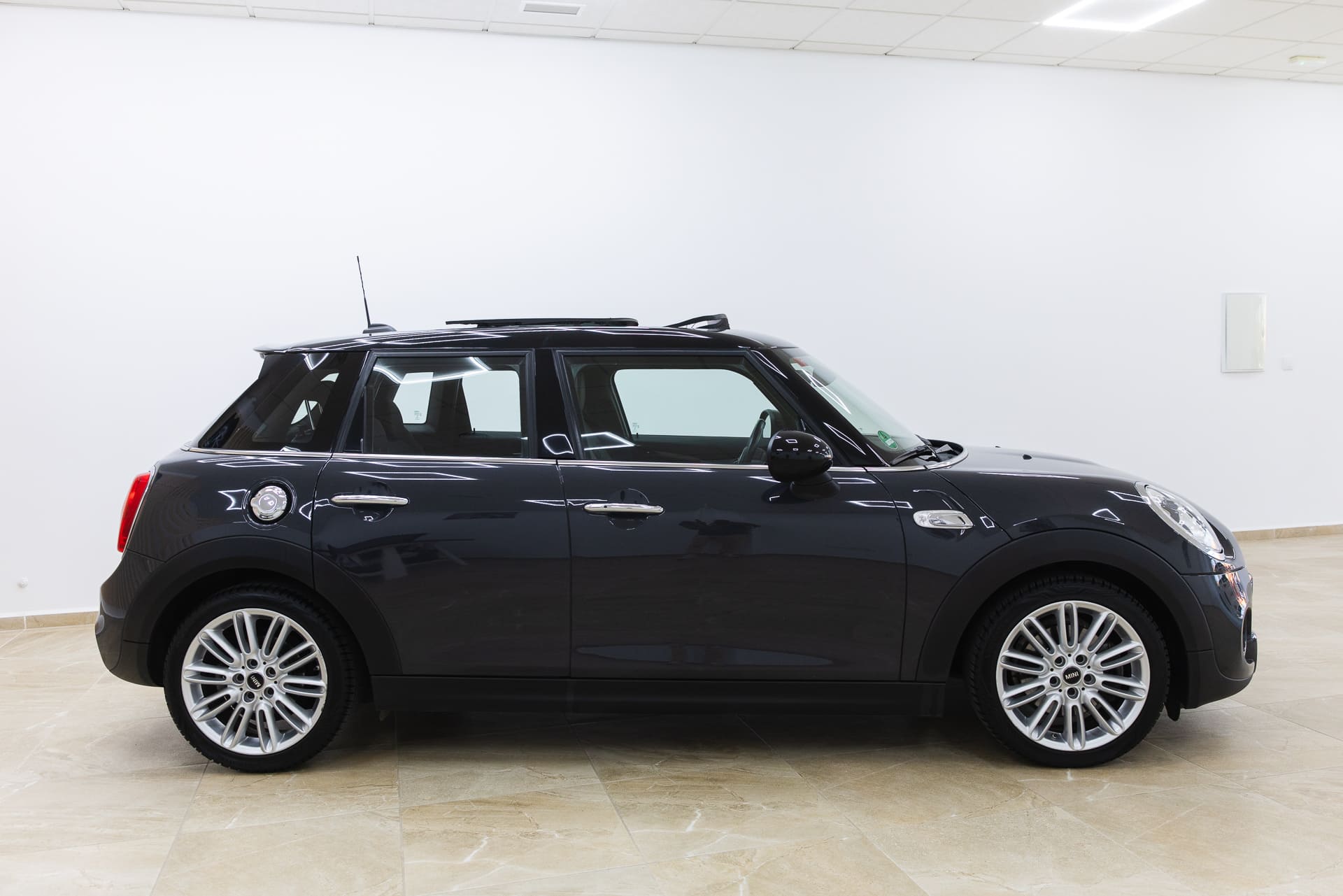
								MINI MINI COOPER SD 5 PUERTAS full									