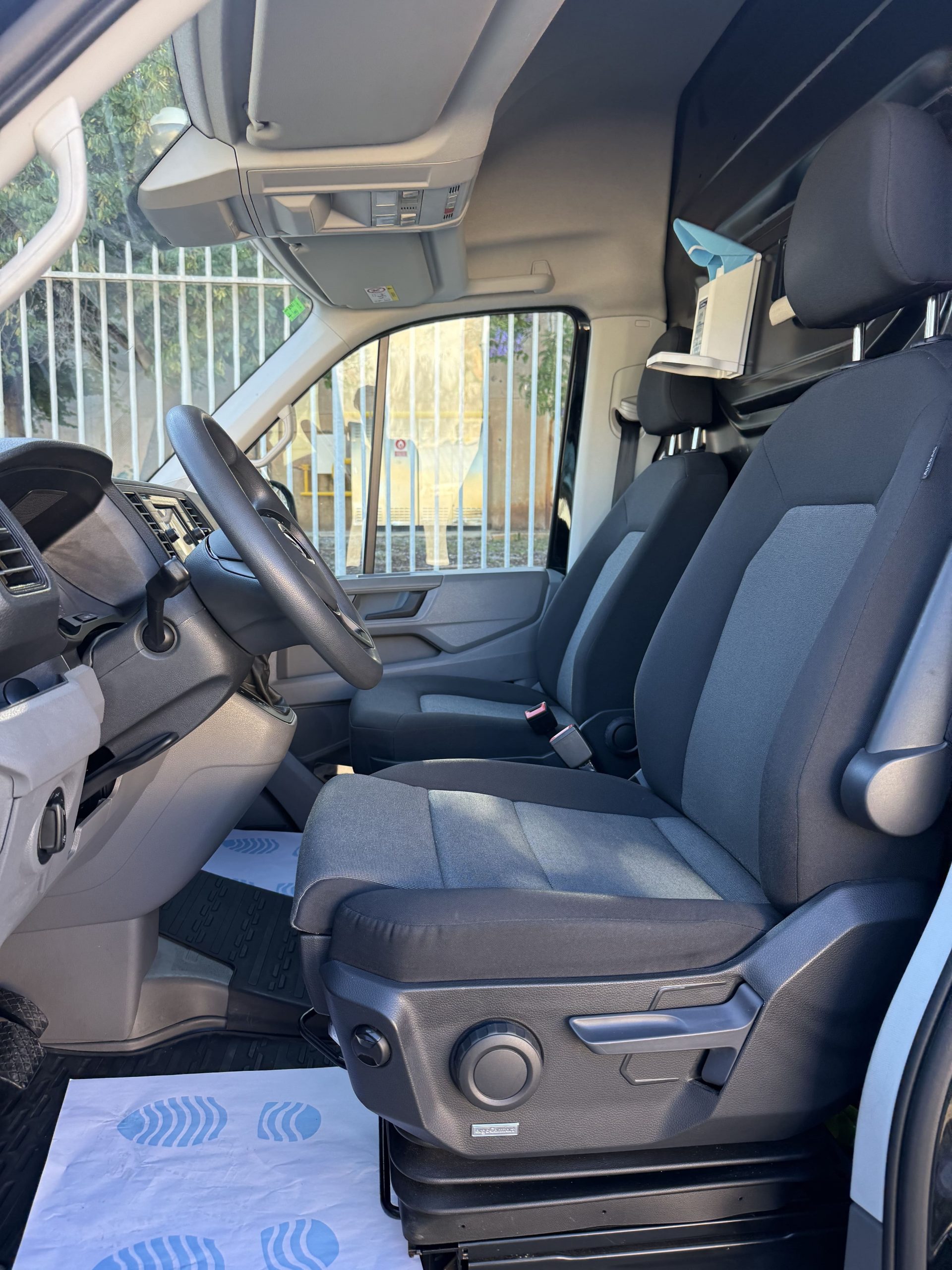 
								Volkswagen Crafter 2.0 TDI Kasten 35 Larga Techo Alto FWD full									
