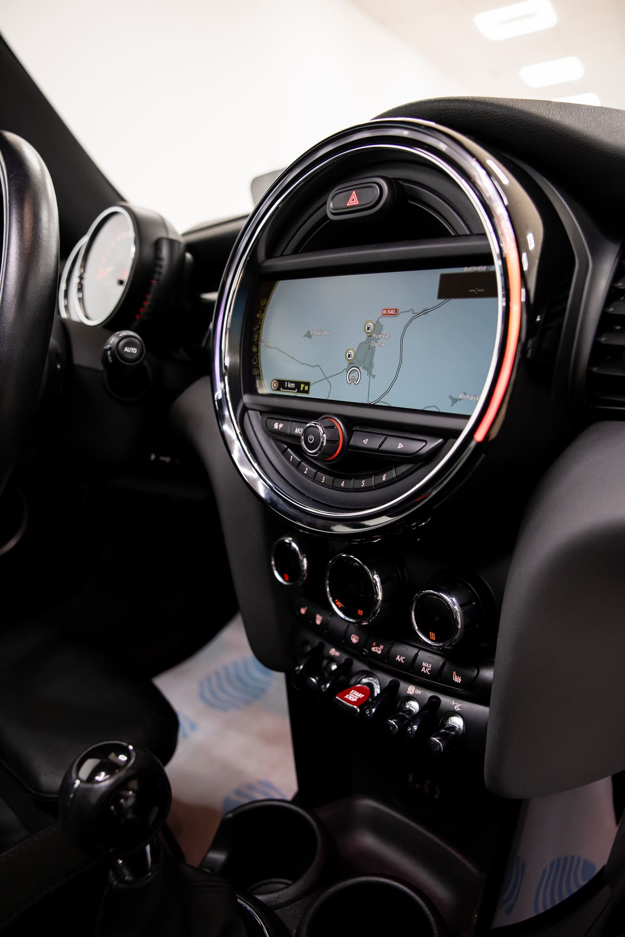 
								MINI MINI COOPER SD 5 PUERTAS full									