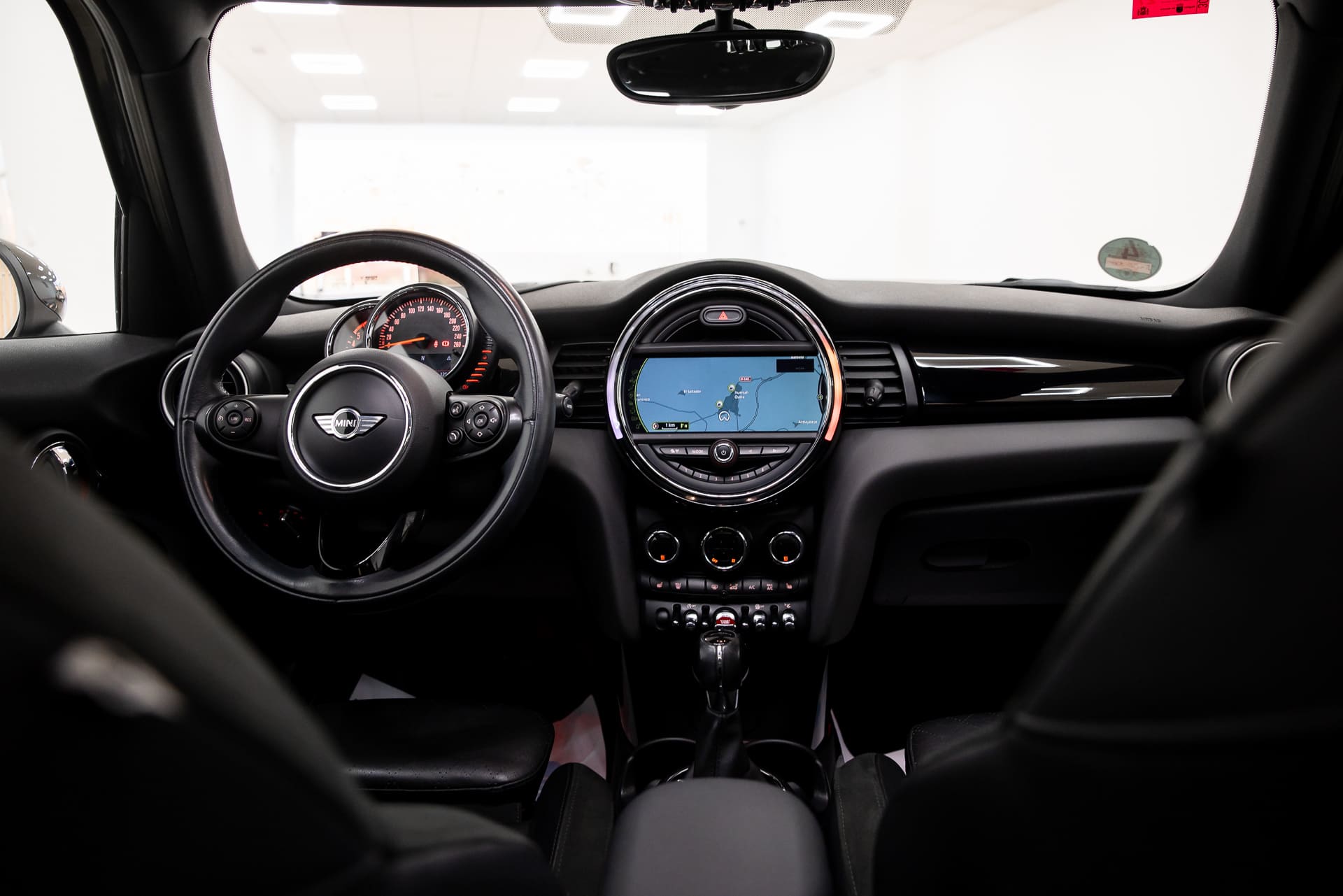 
								MINI MINI COOPER SD 5 PUERTAS full									