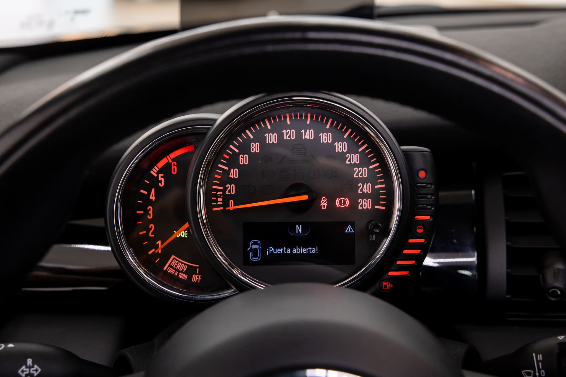
								MINI MINI COOPER SD 5 PUERTAS full									
