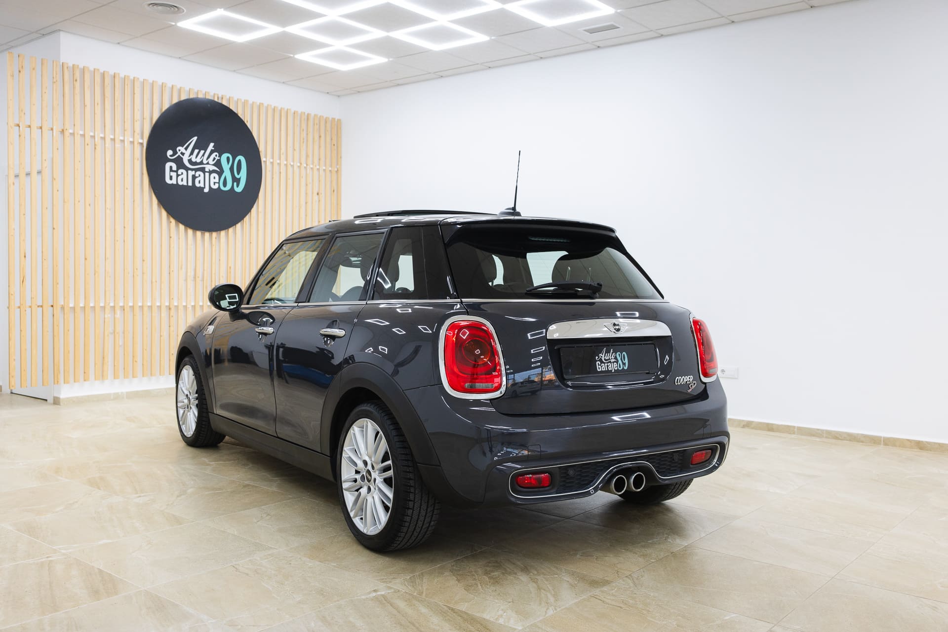 
								MINI MINI COOPER SD 5 PUERTAS full									