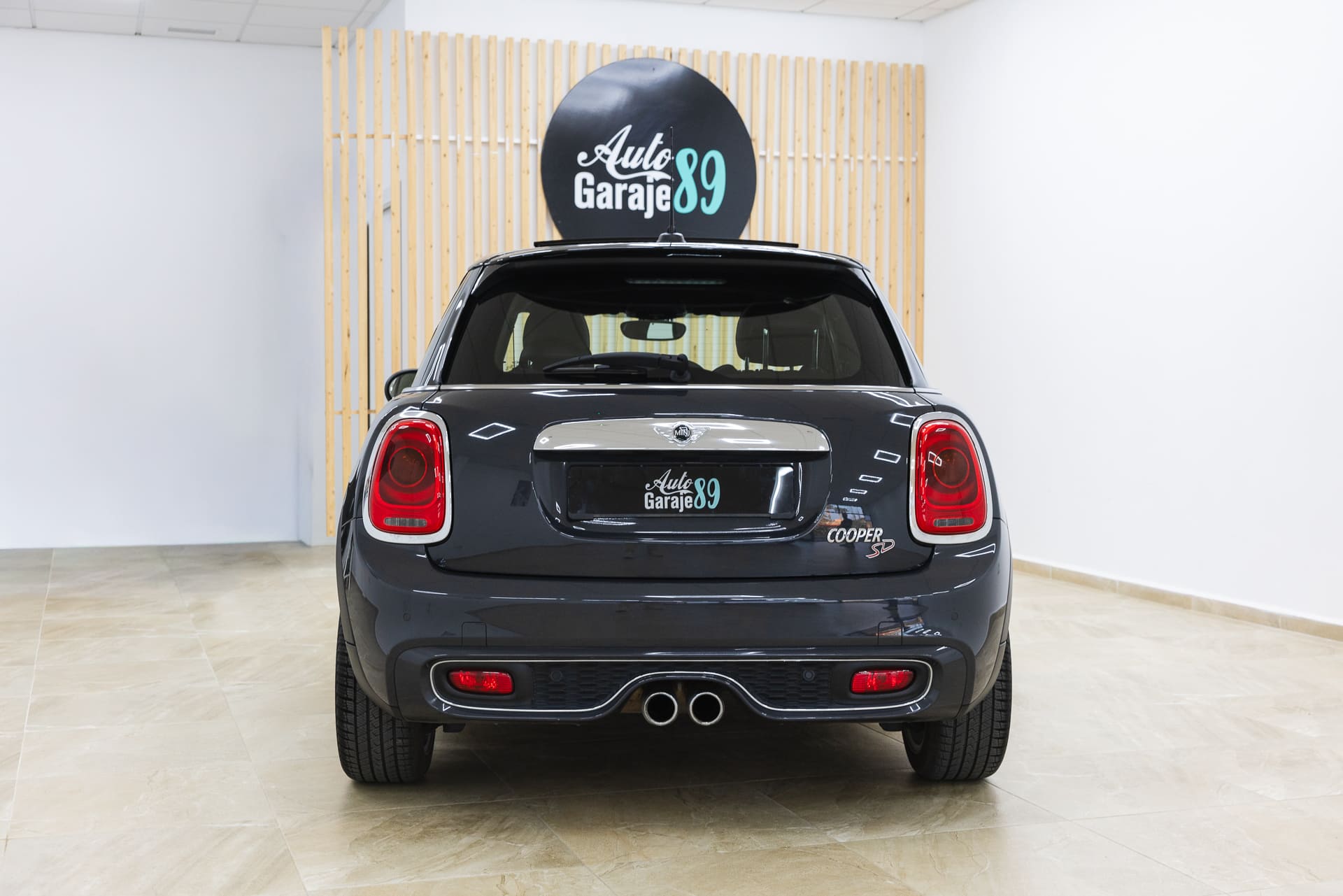 
								MINI MINI COOPER SD 5 PUERTAS full									