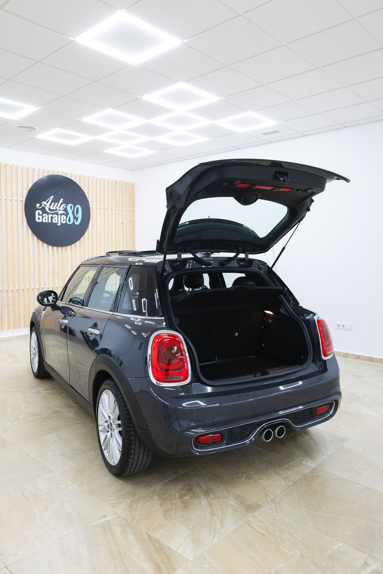 
								MINI MINI COOPER SD 5 PUERTAS full									