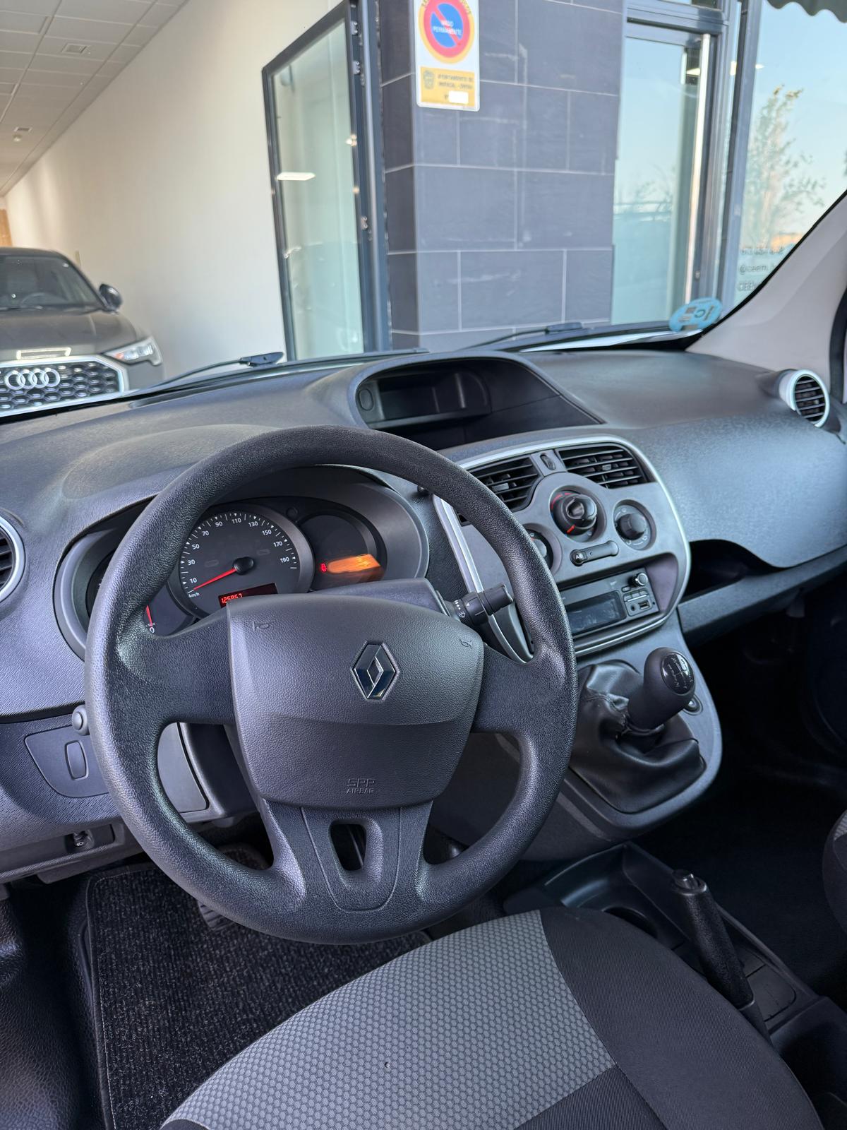
								Renault Kangoo full									