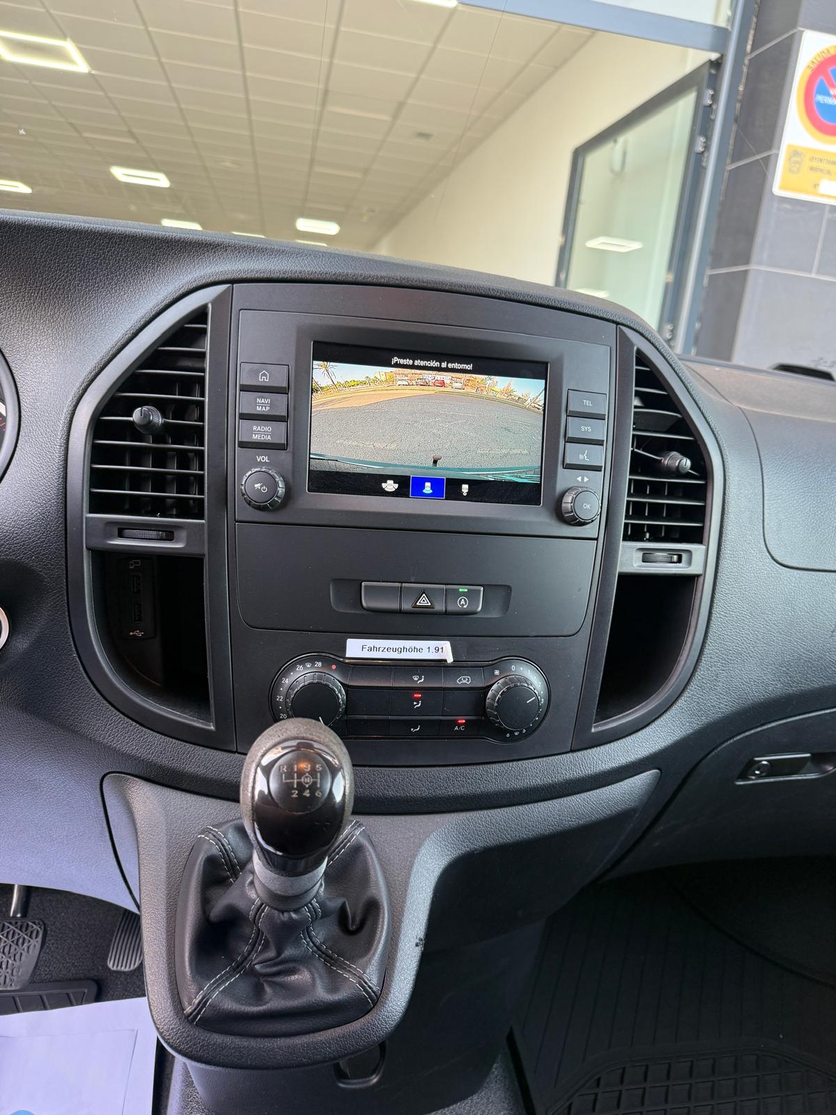 
								Mercedes-Benz Vito full									