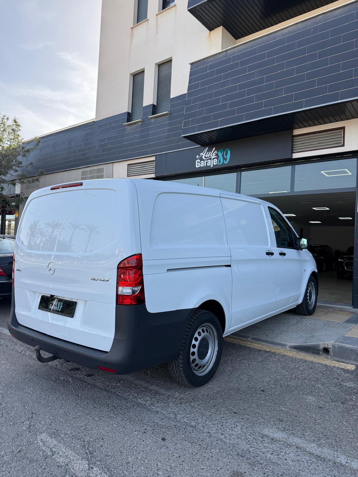 
								Mercedes-Benz Vito full									