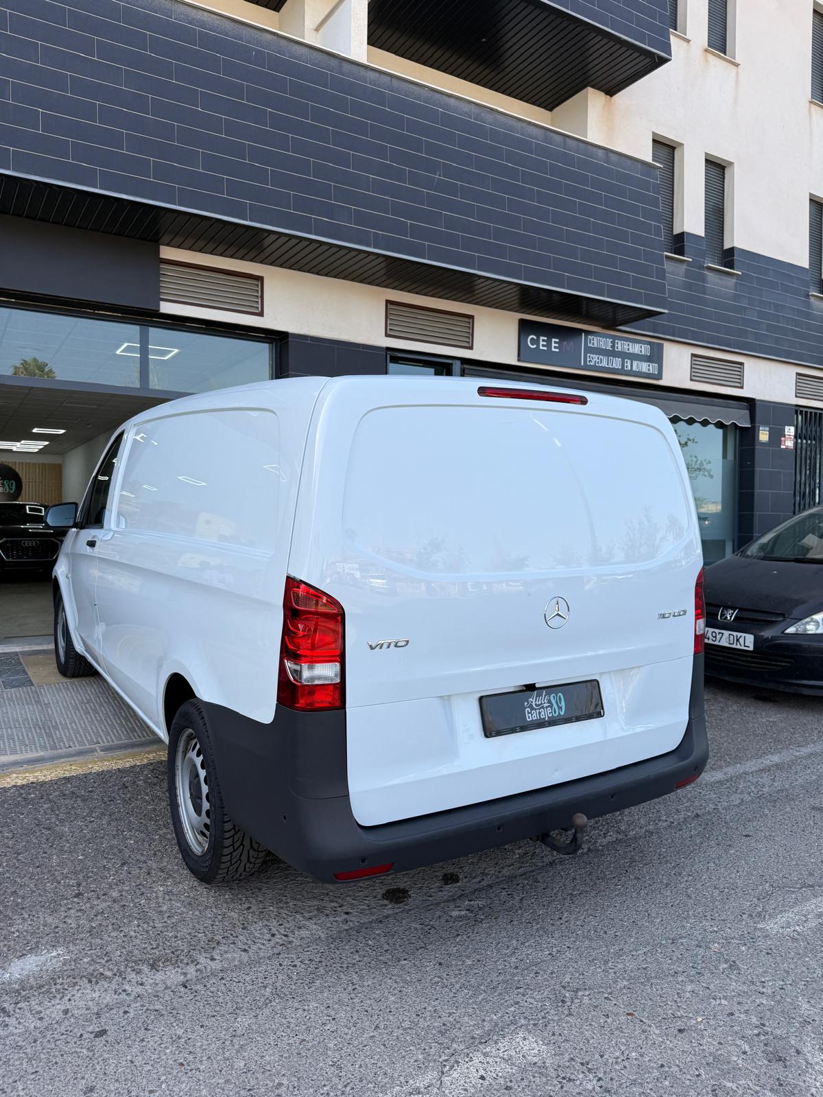
								Mercedes-Benz Vito full									