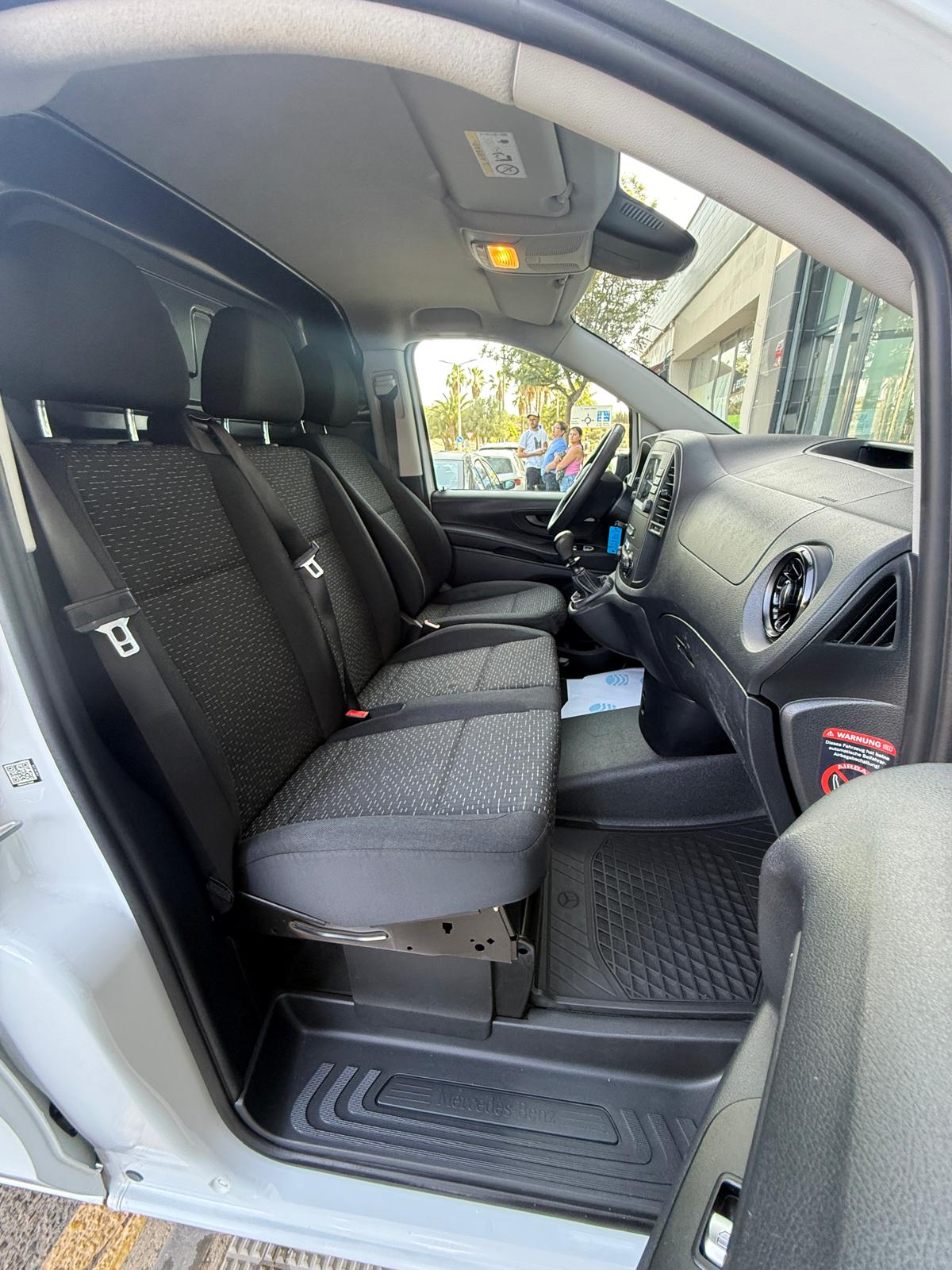 
								Mercedes-Benz Vito full									