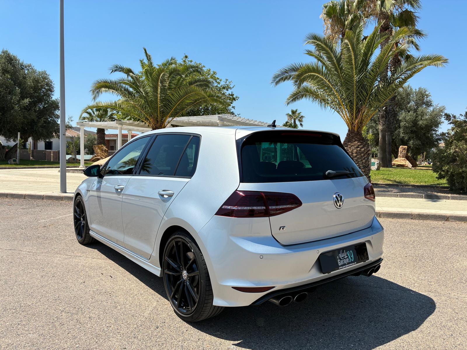 
								Volkswagen Golf R full									