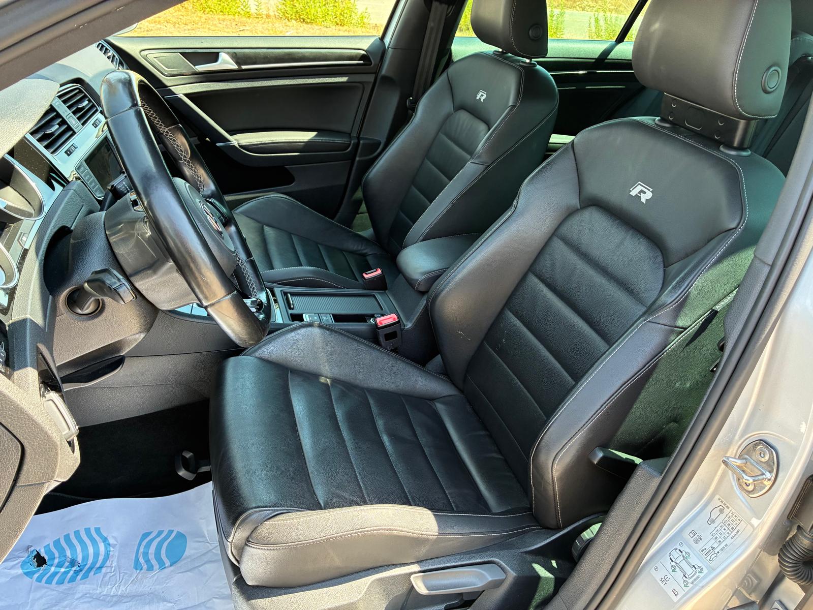 
								Volkswagen Golf R full									