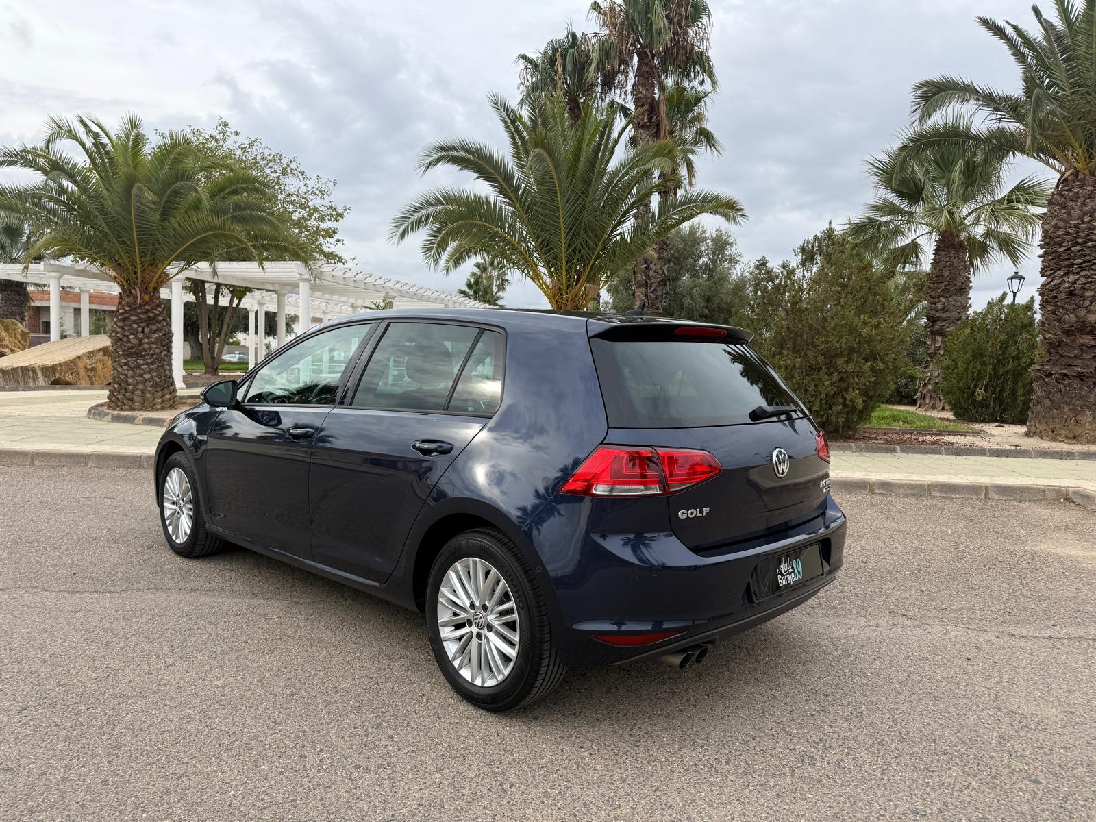 
								Volkswagen golf full									