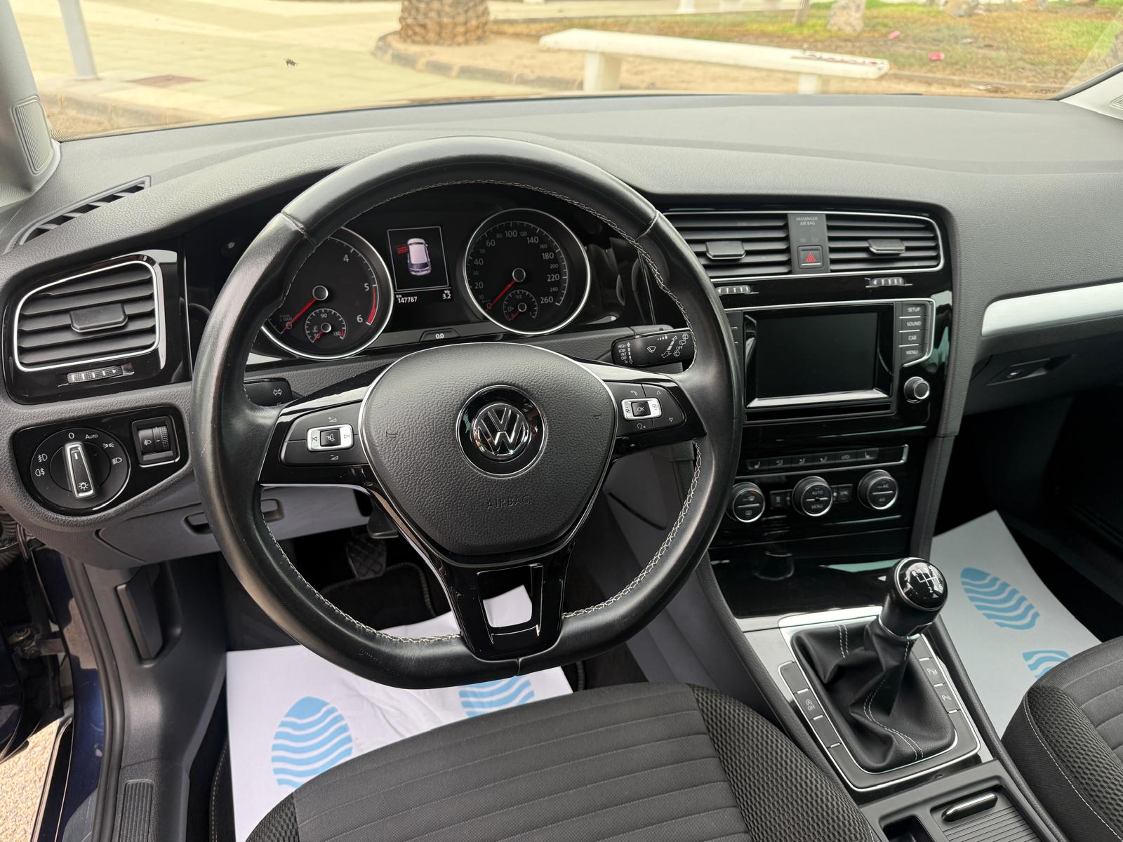
								Volkswagen golf full									