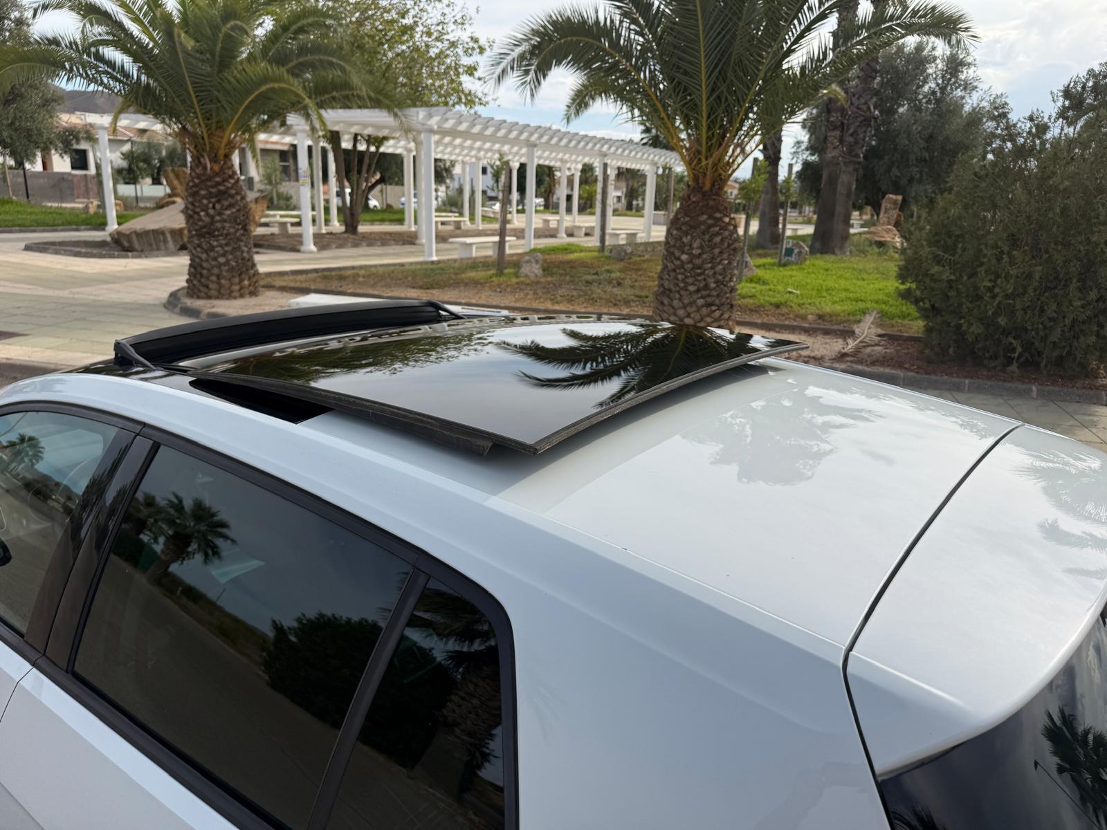 
								Volkswagen golf full									