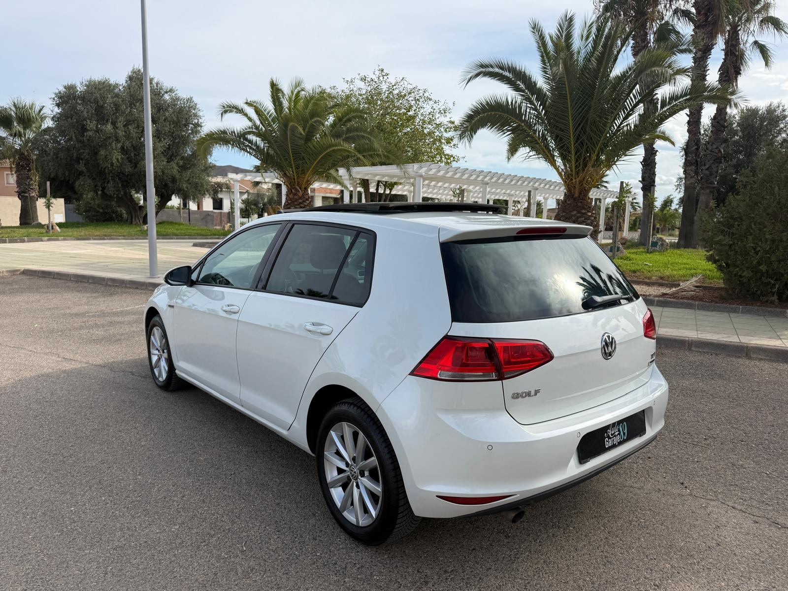 
								Volkswagen golf full									