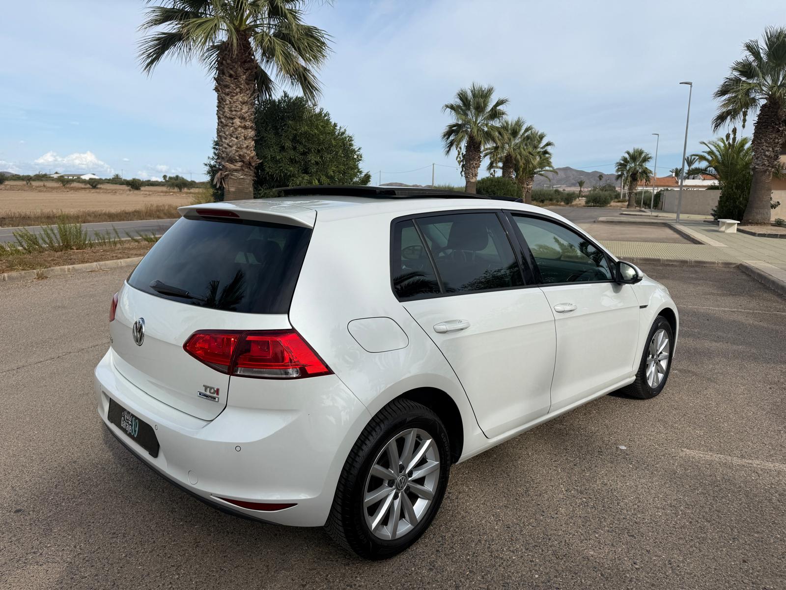 
								Volkswagen golf full									
